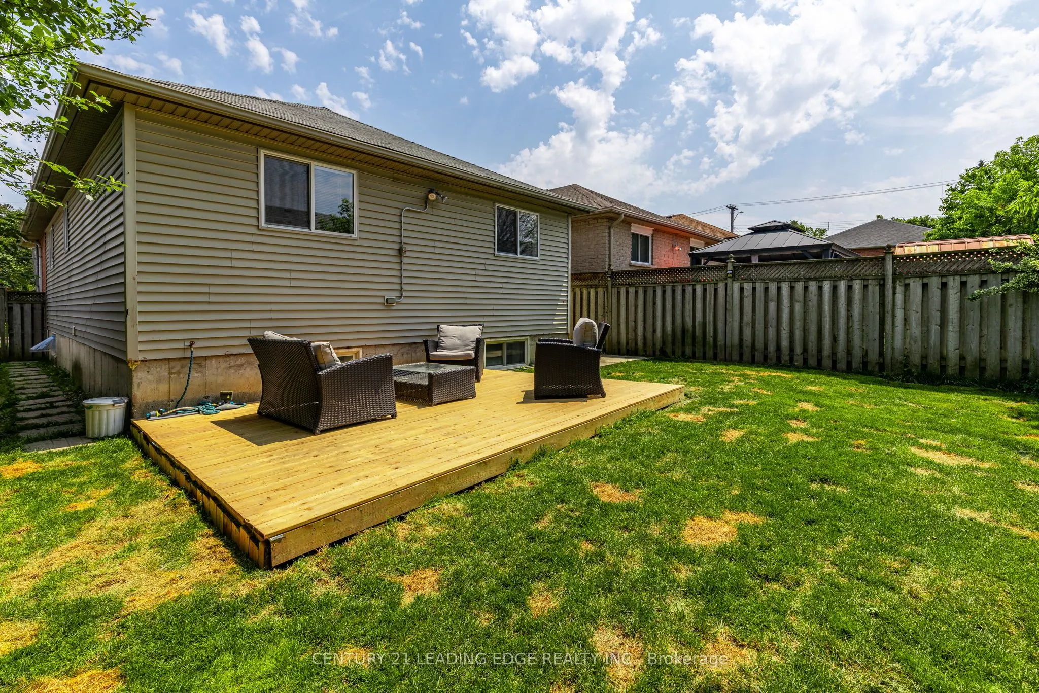 286 E 12TH Street