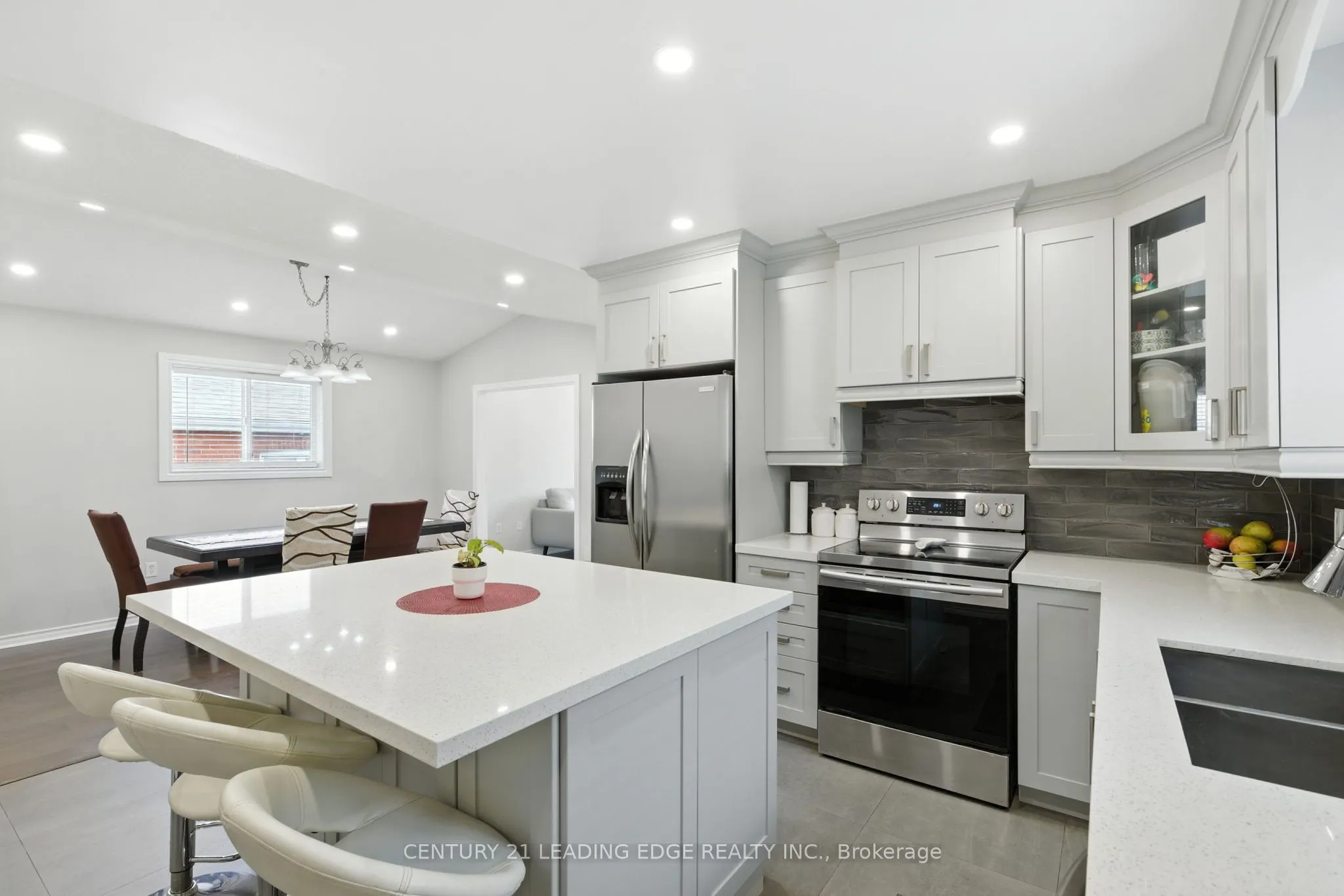 286 E 12TH Street