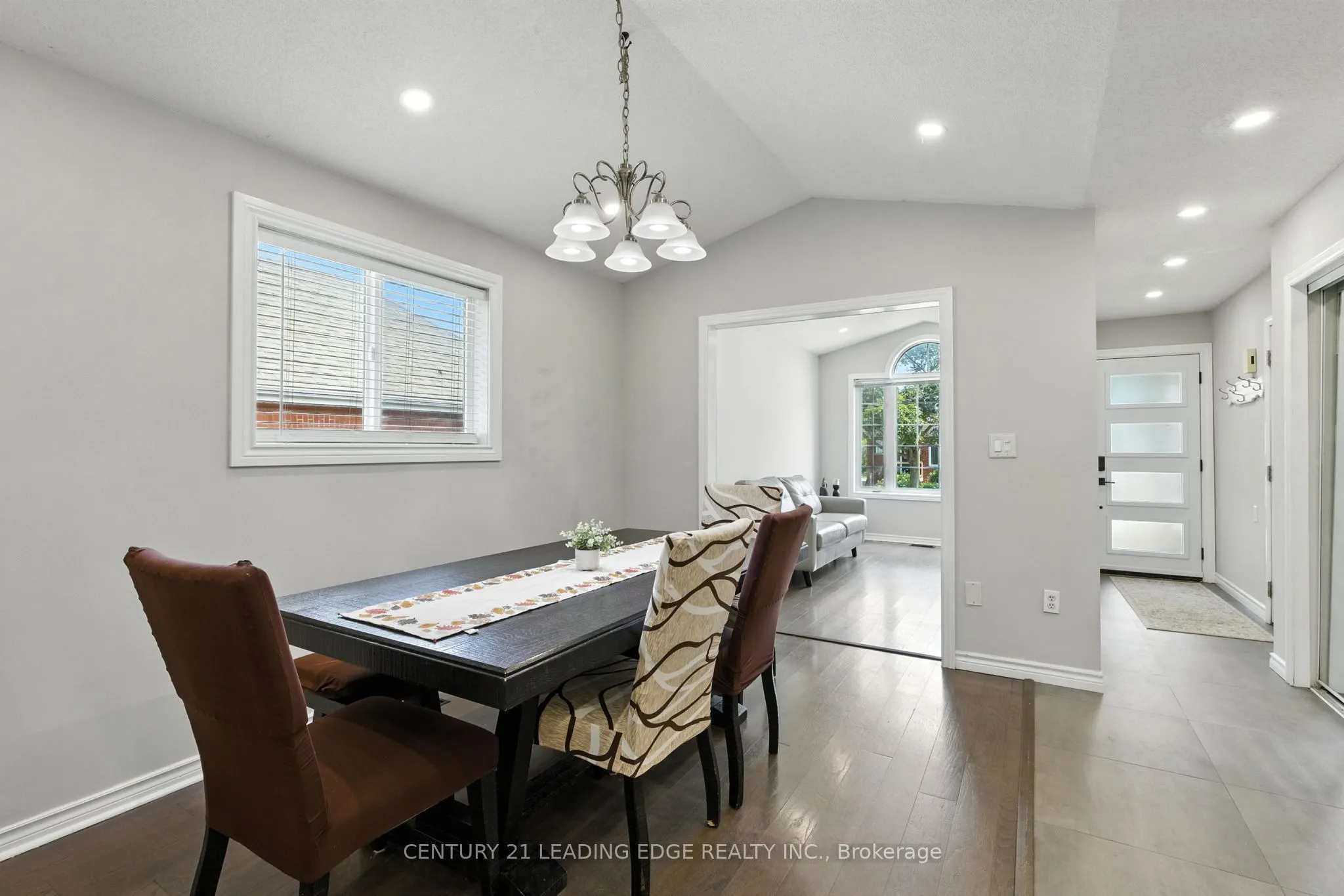 286 E 12TH Street