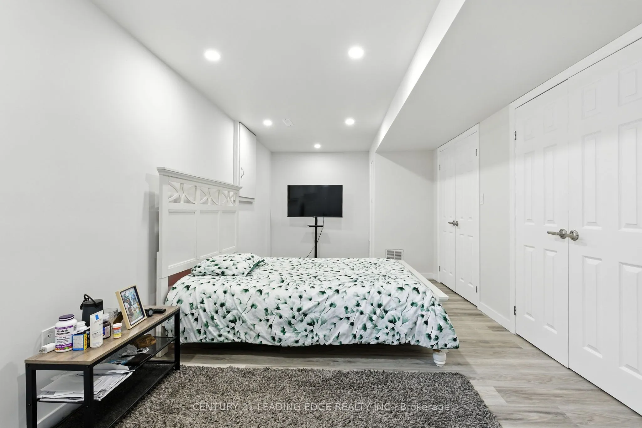286 E 12TH Street
