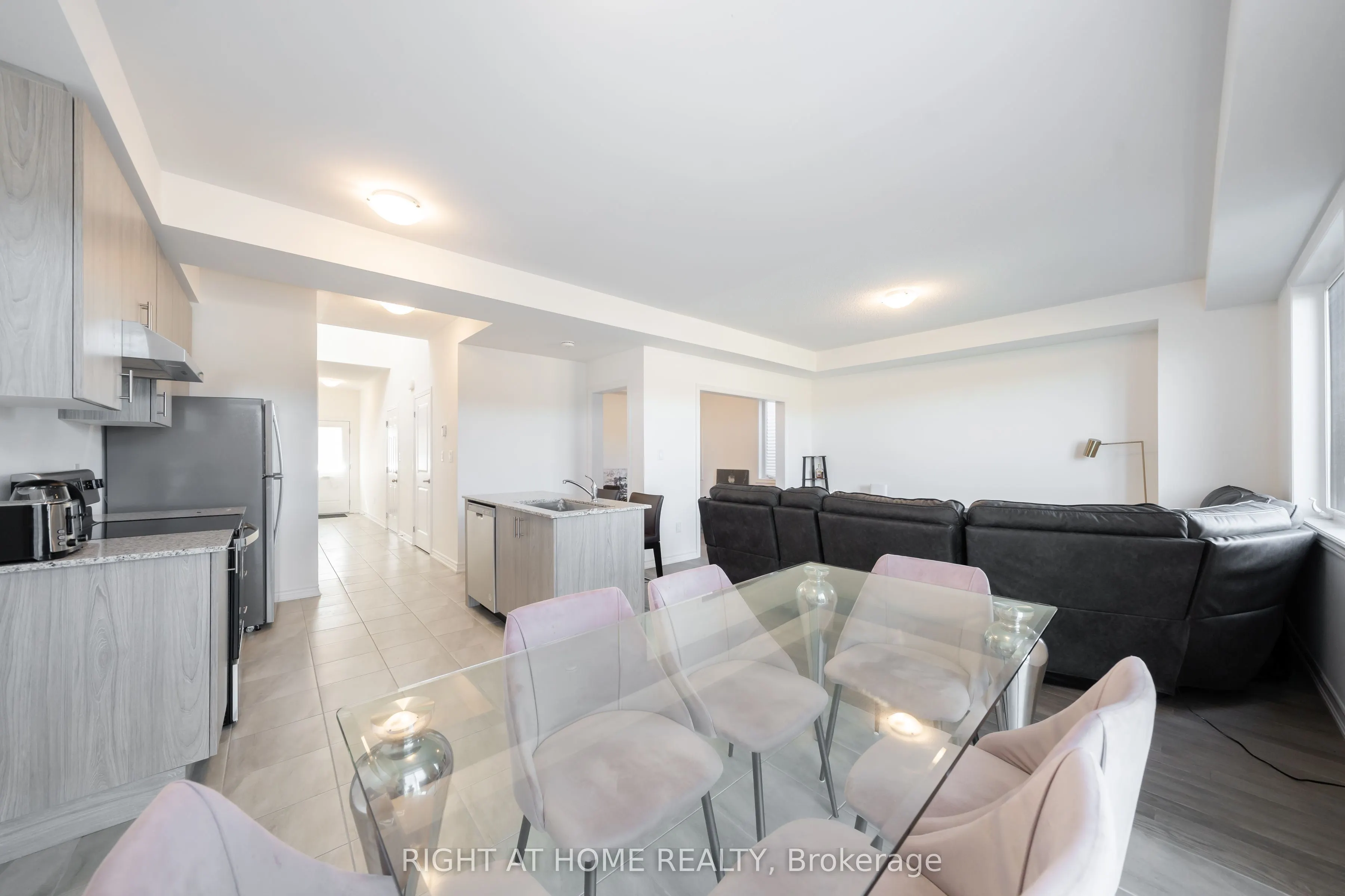 32 Hillcroft Way