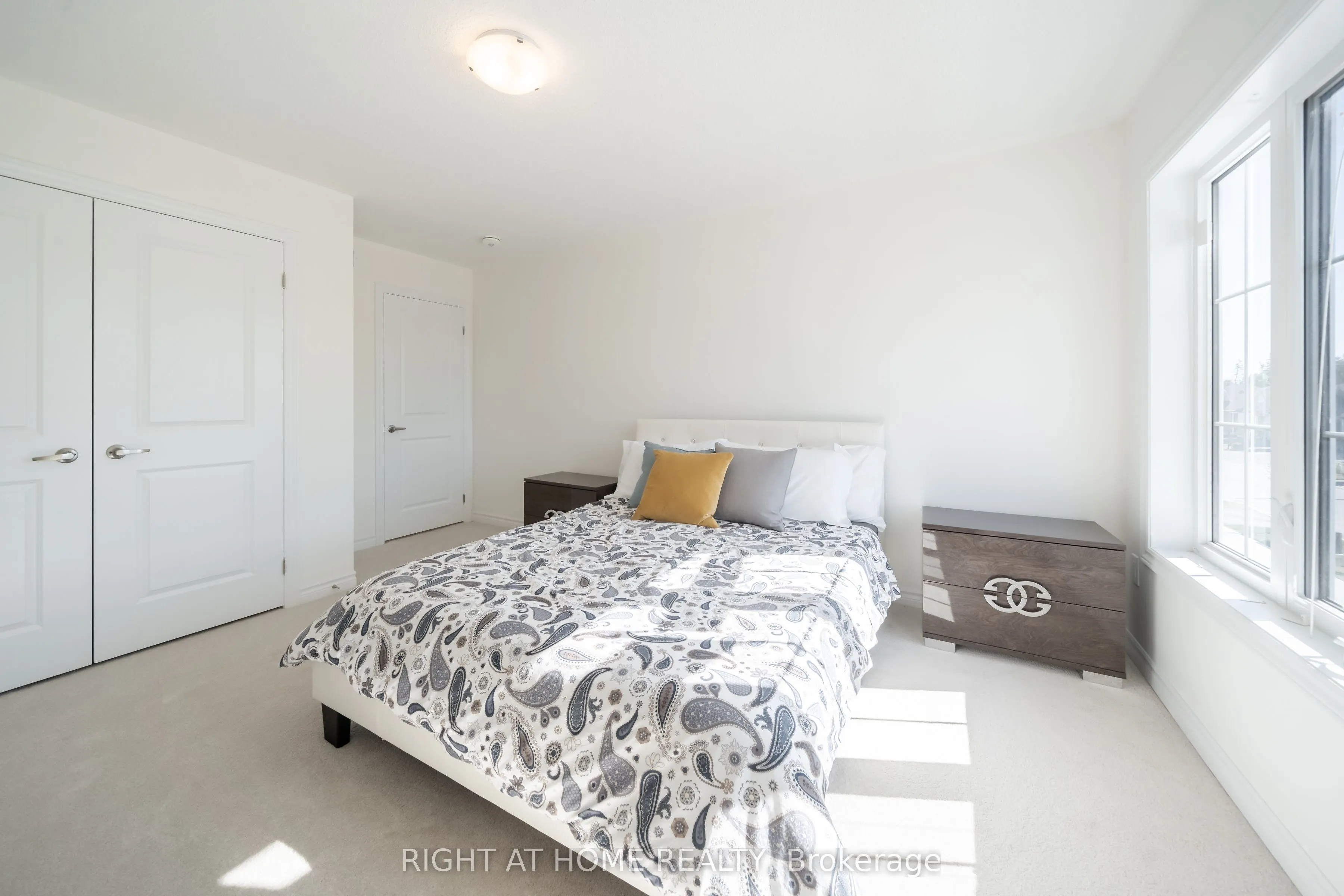 32 Hillcroft Way