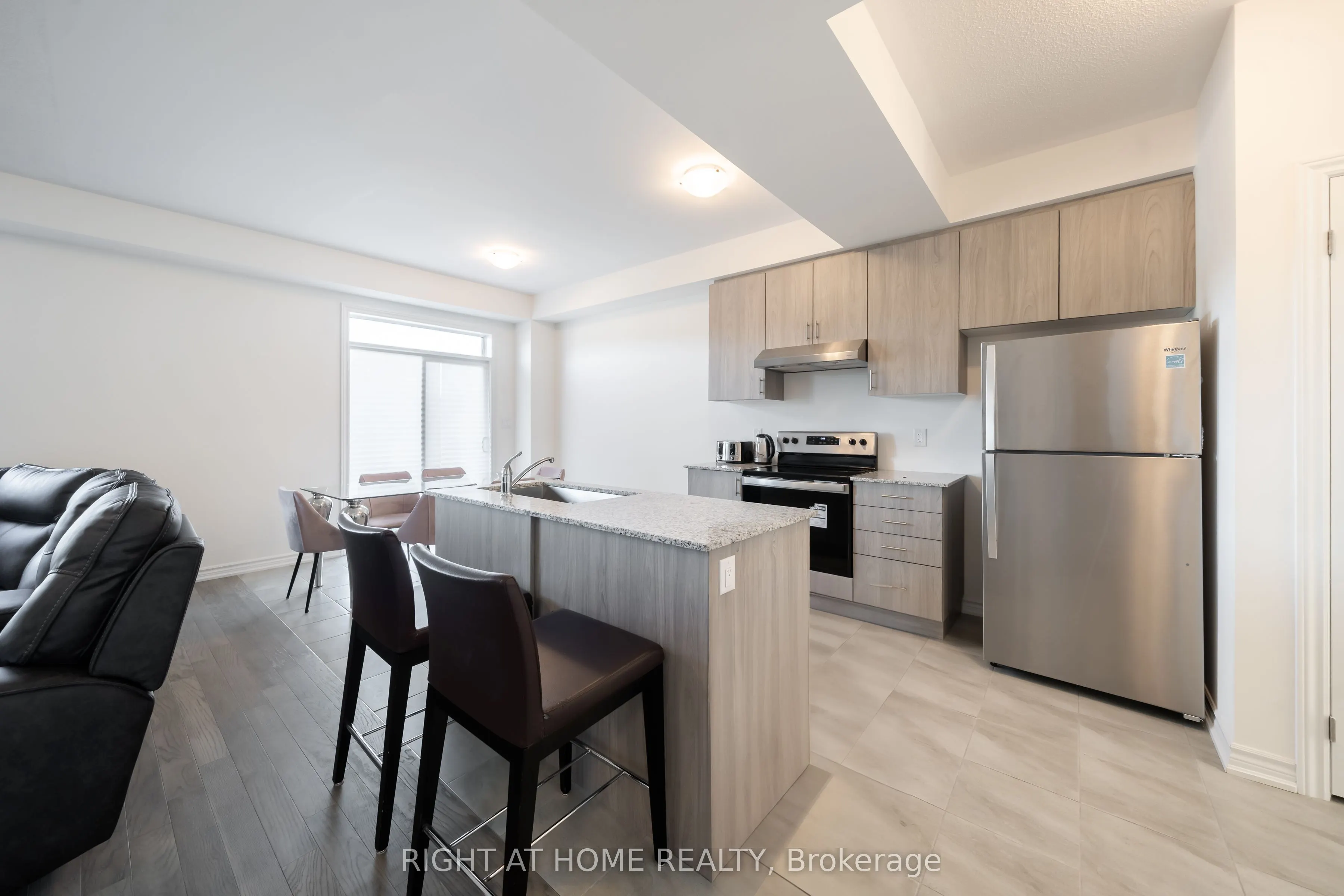 32 Hillcroft Way