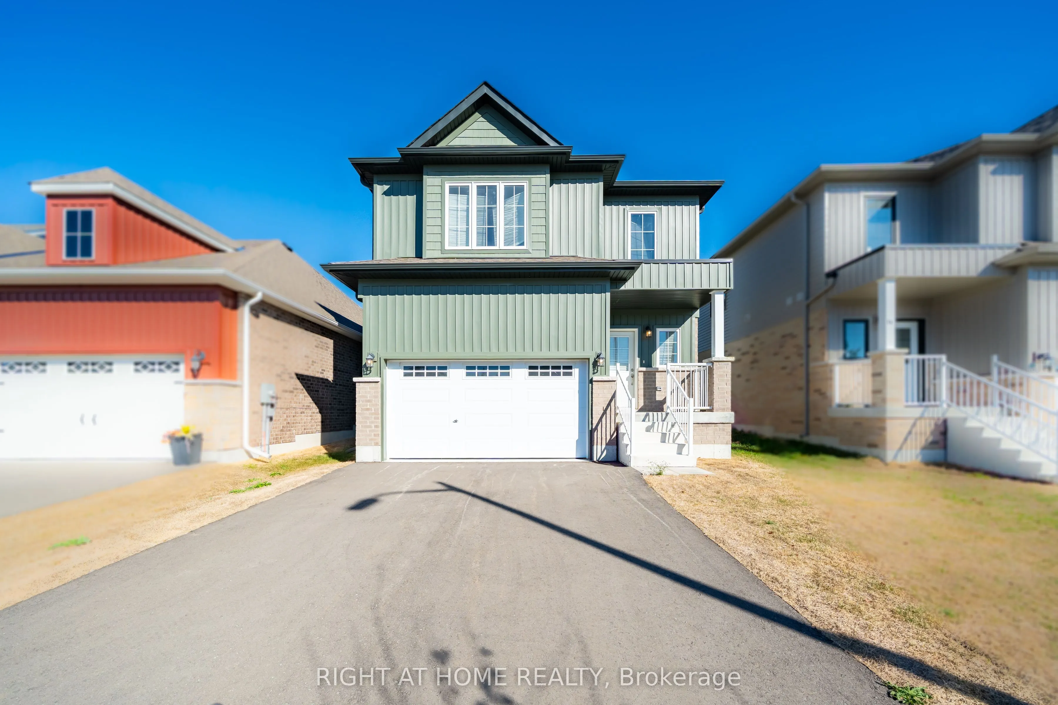 32 Hillcroft Way