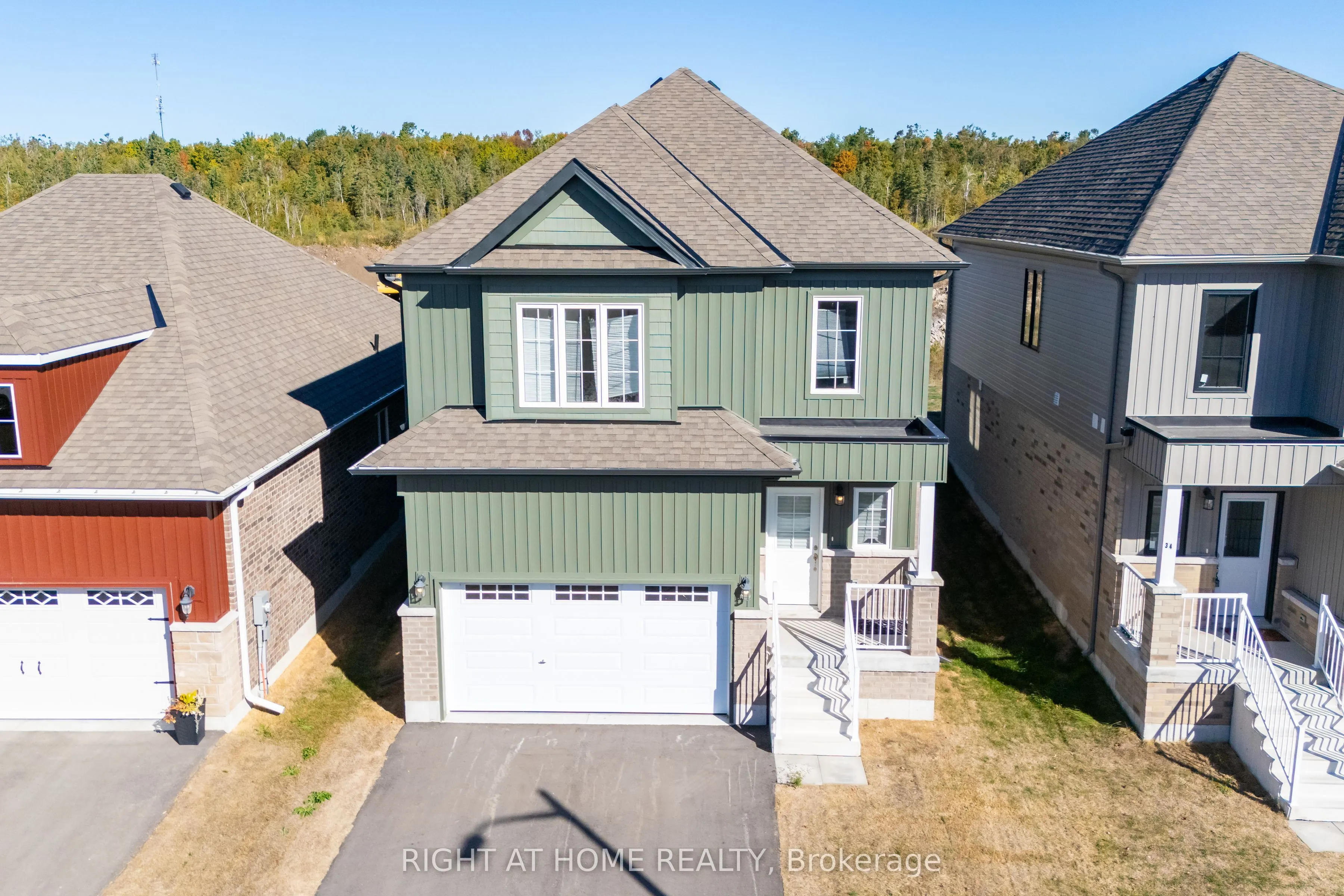 32 Hillcroft Way