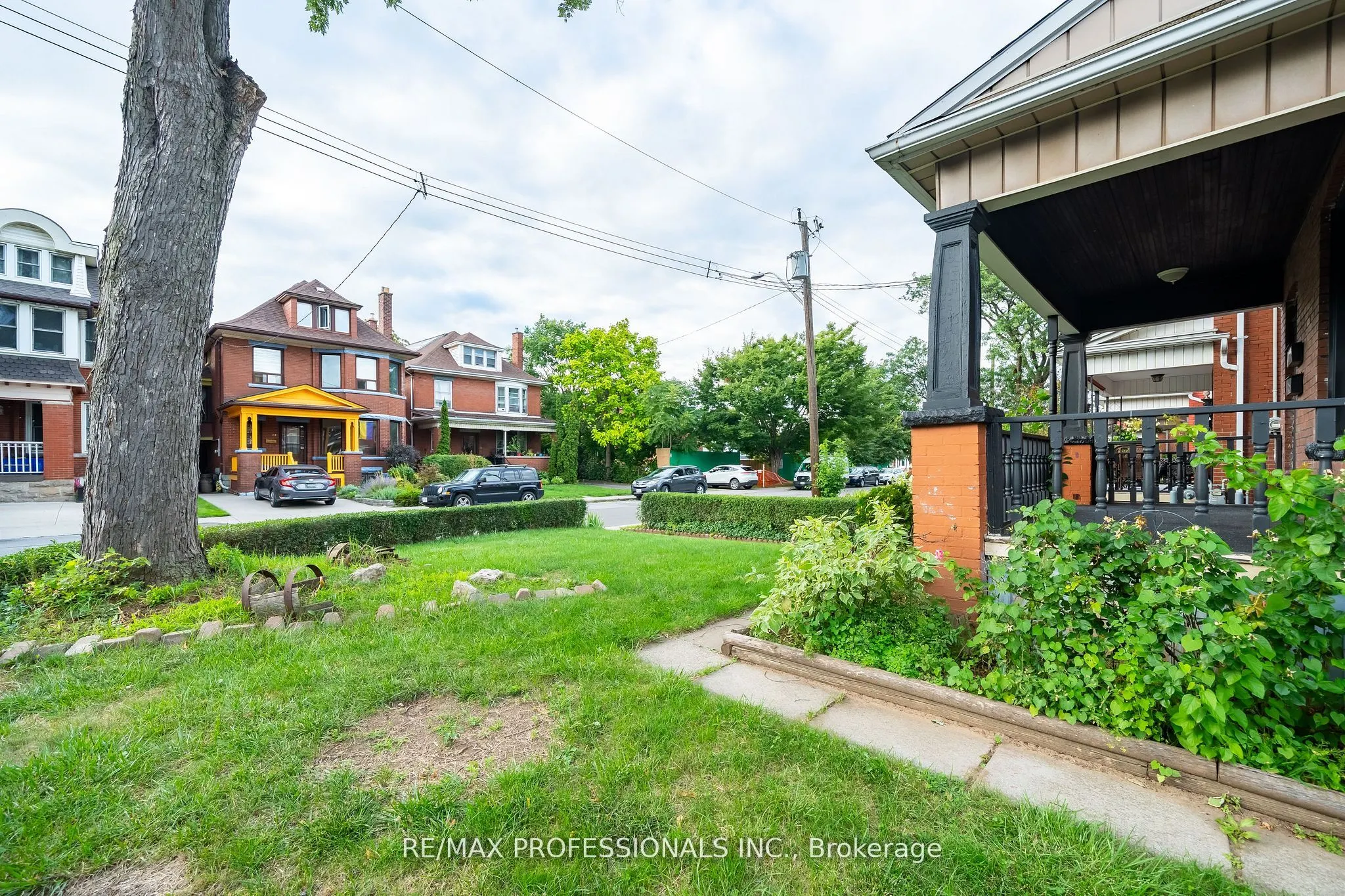 129 Balsam Avenue S