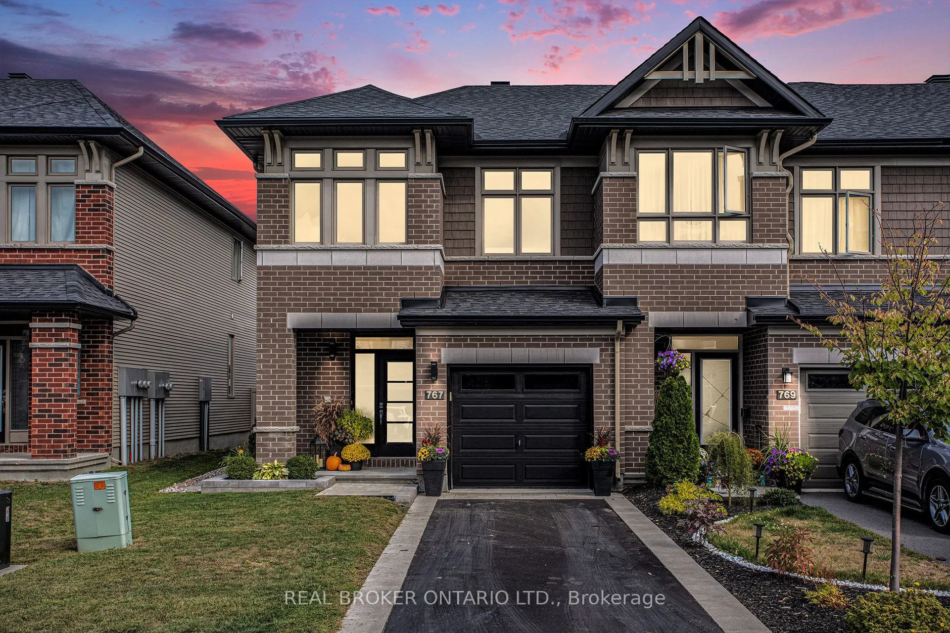 767 Cairn Crescent