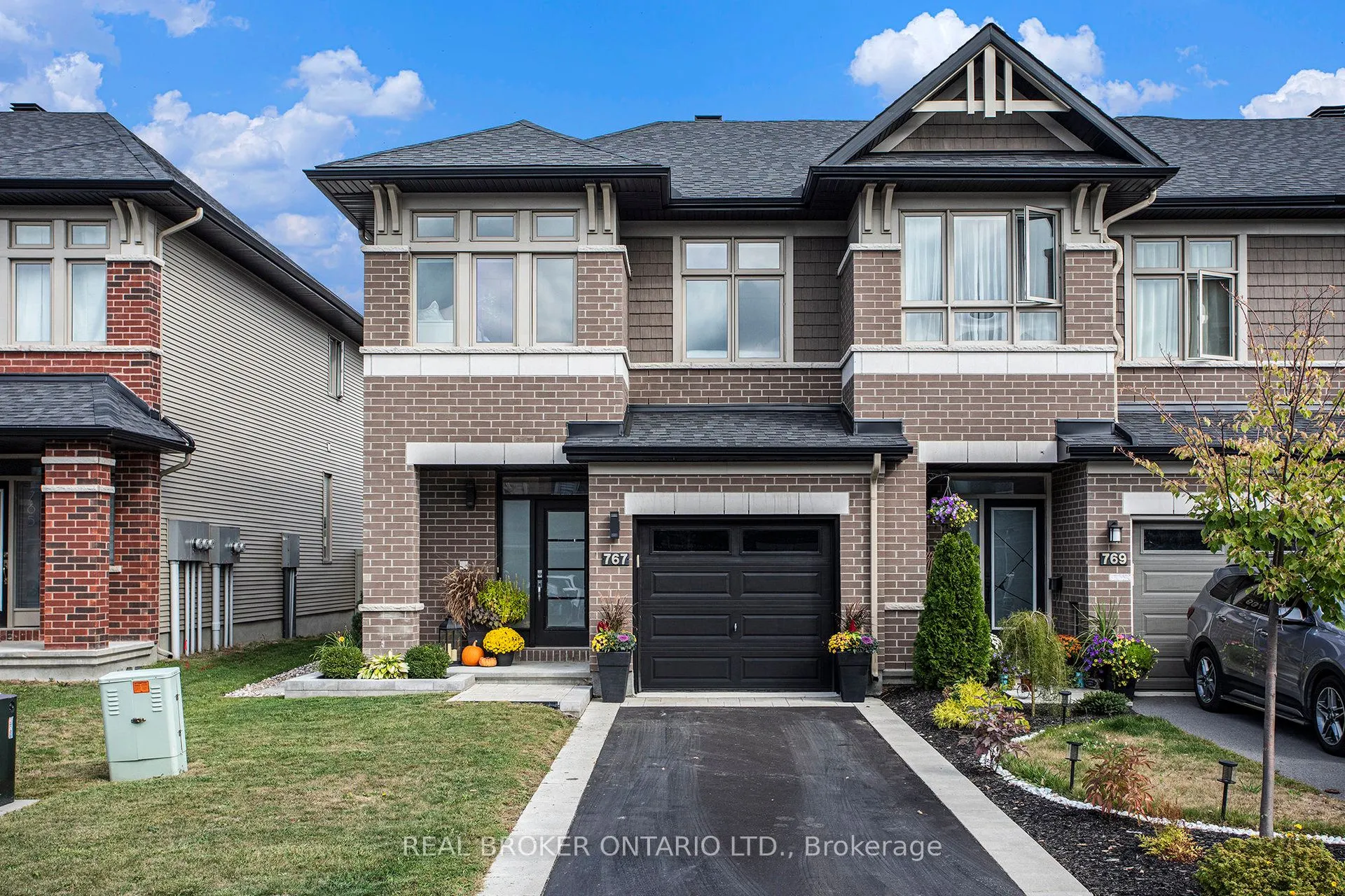 767 Cairn Crescent