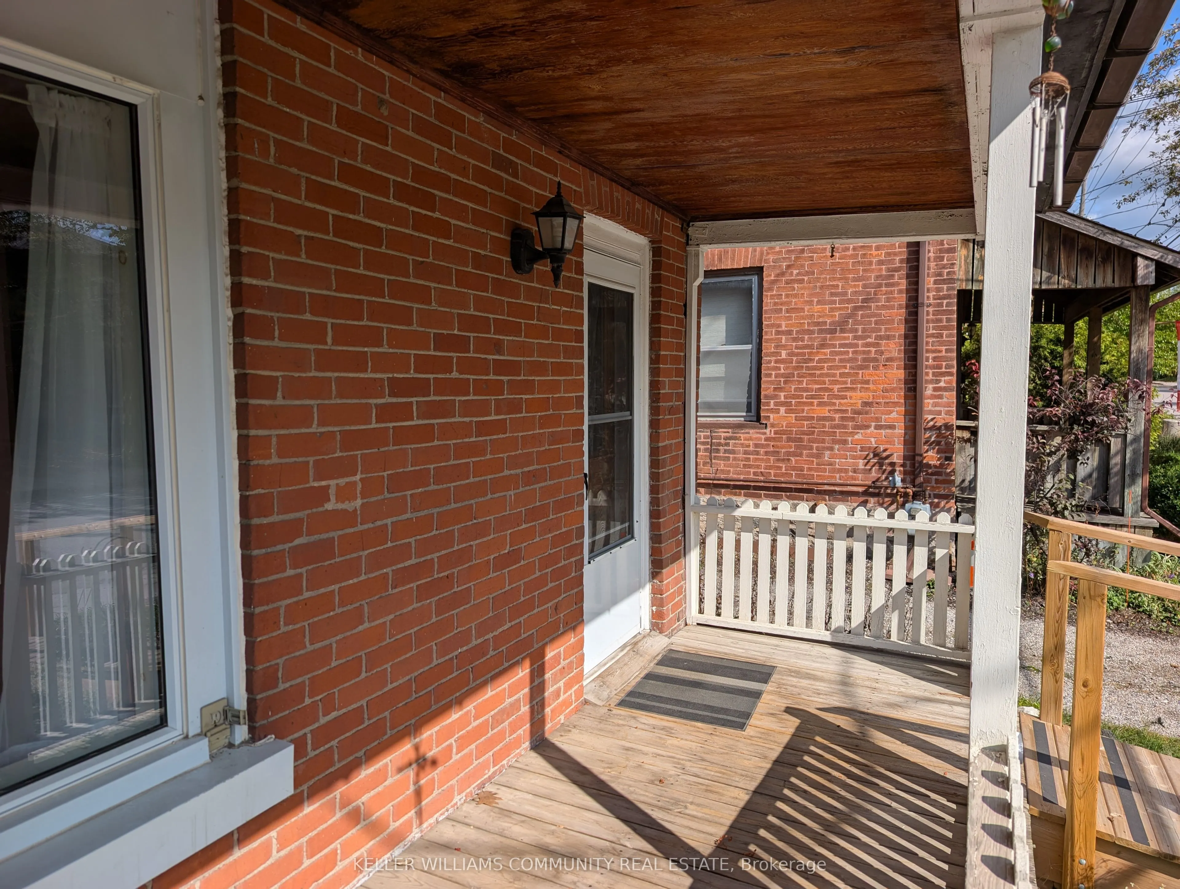 222 London Street