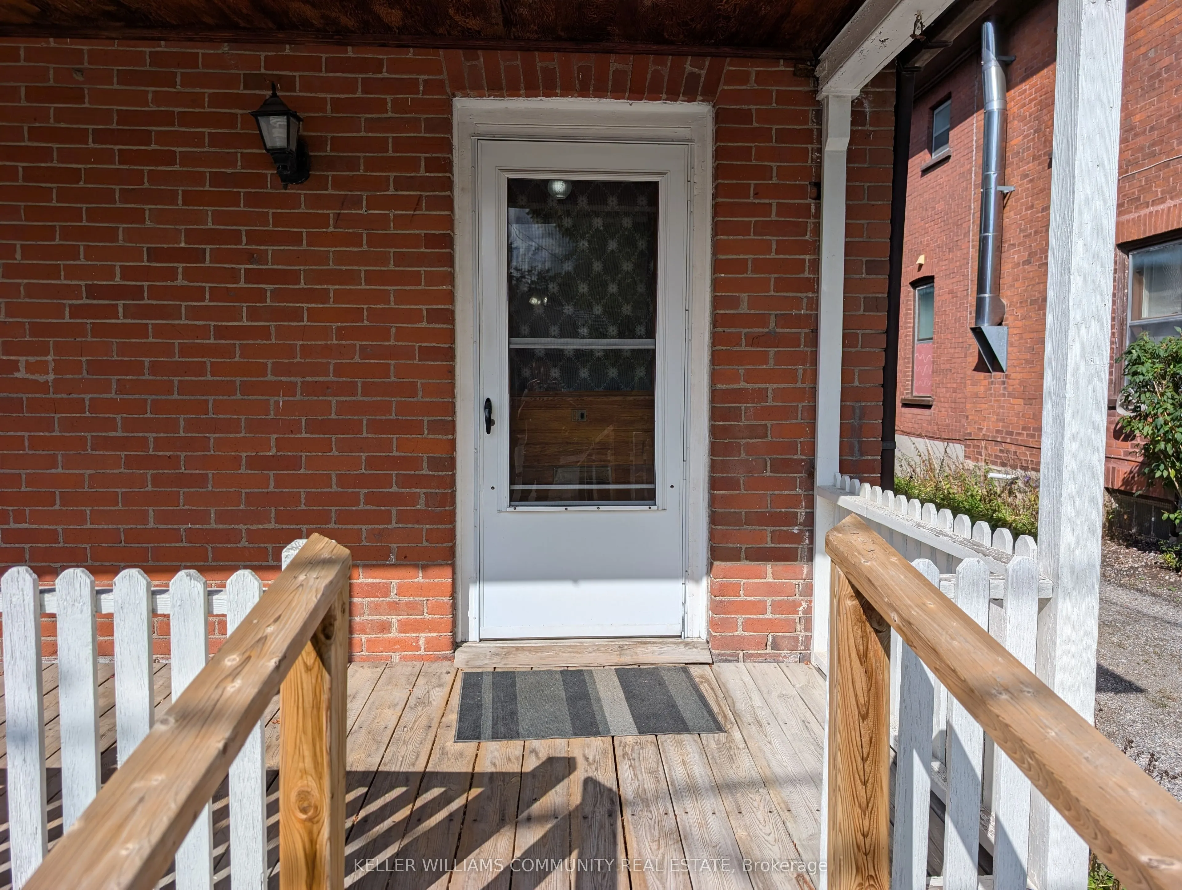 222 London Street