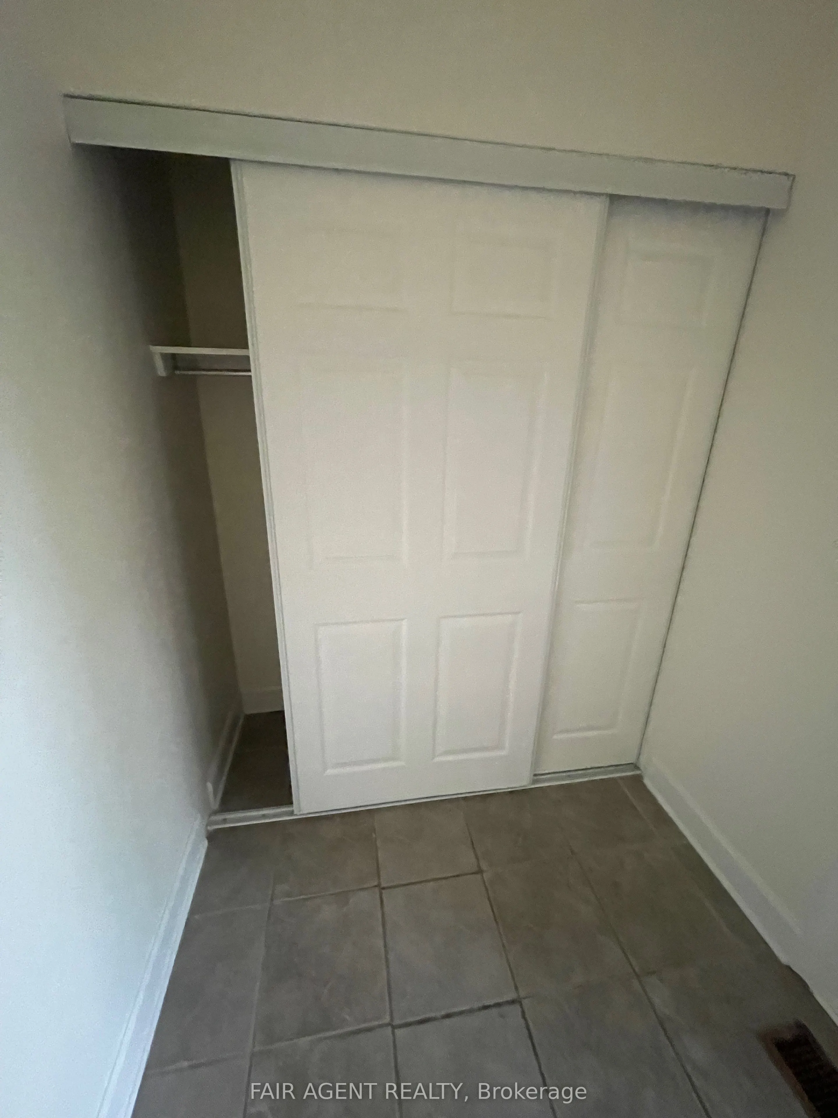35 WILLWOOD Crescent
