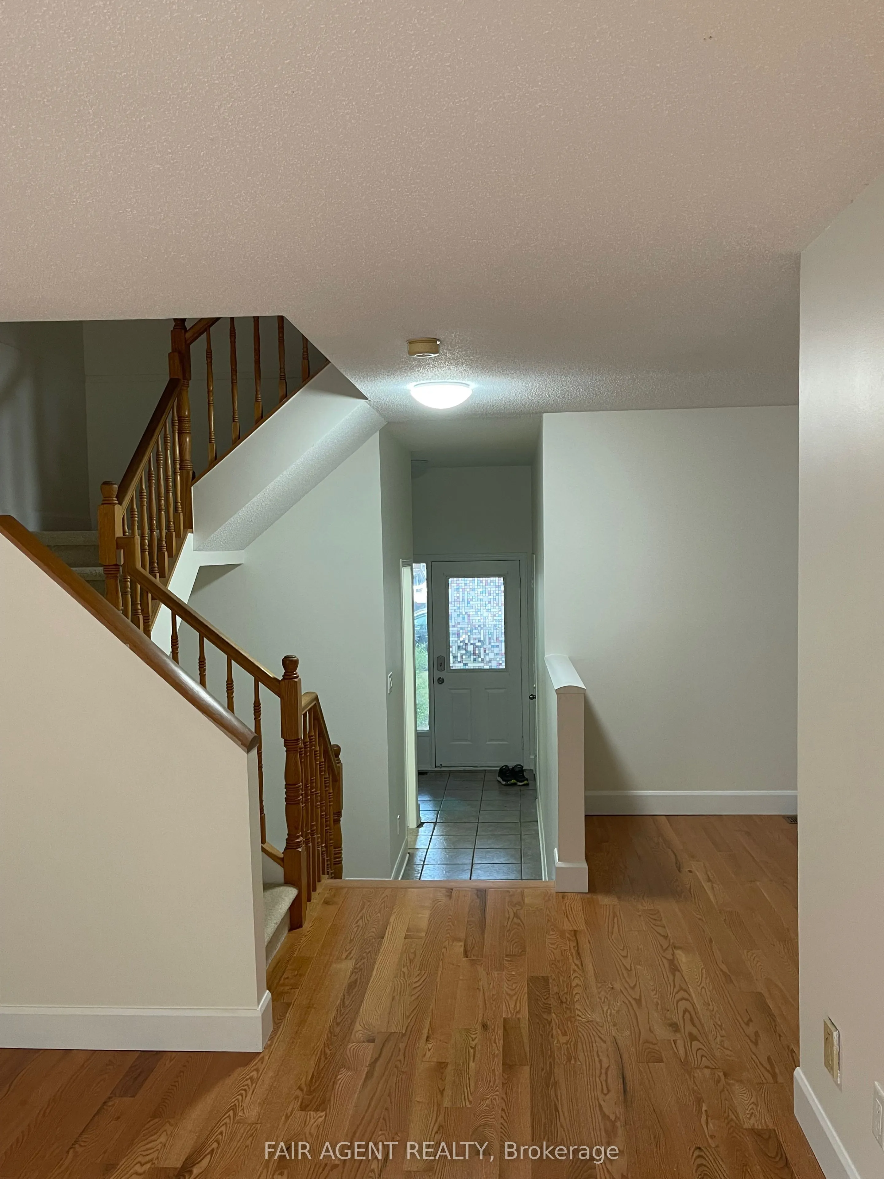 35 WILLWOOD Crescent