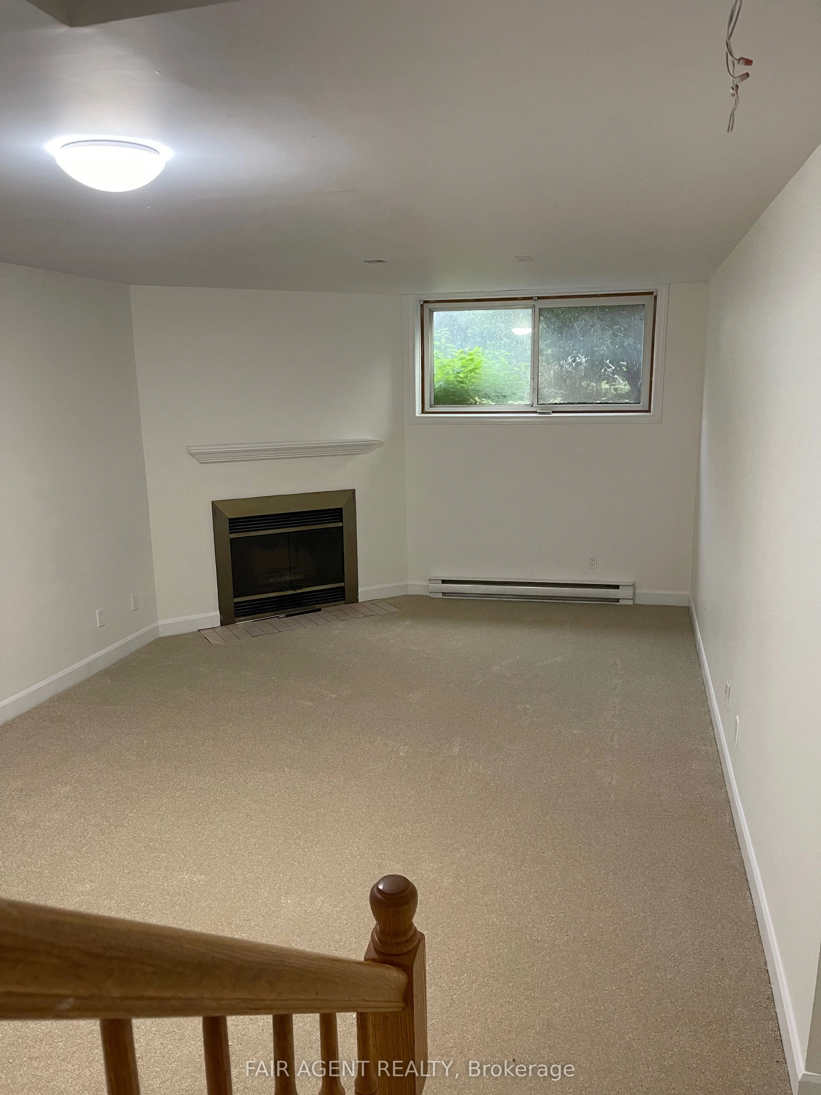 35 WILLWOOD Crescent