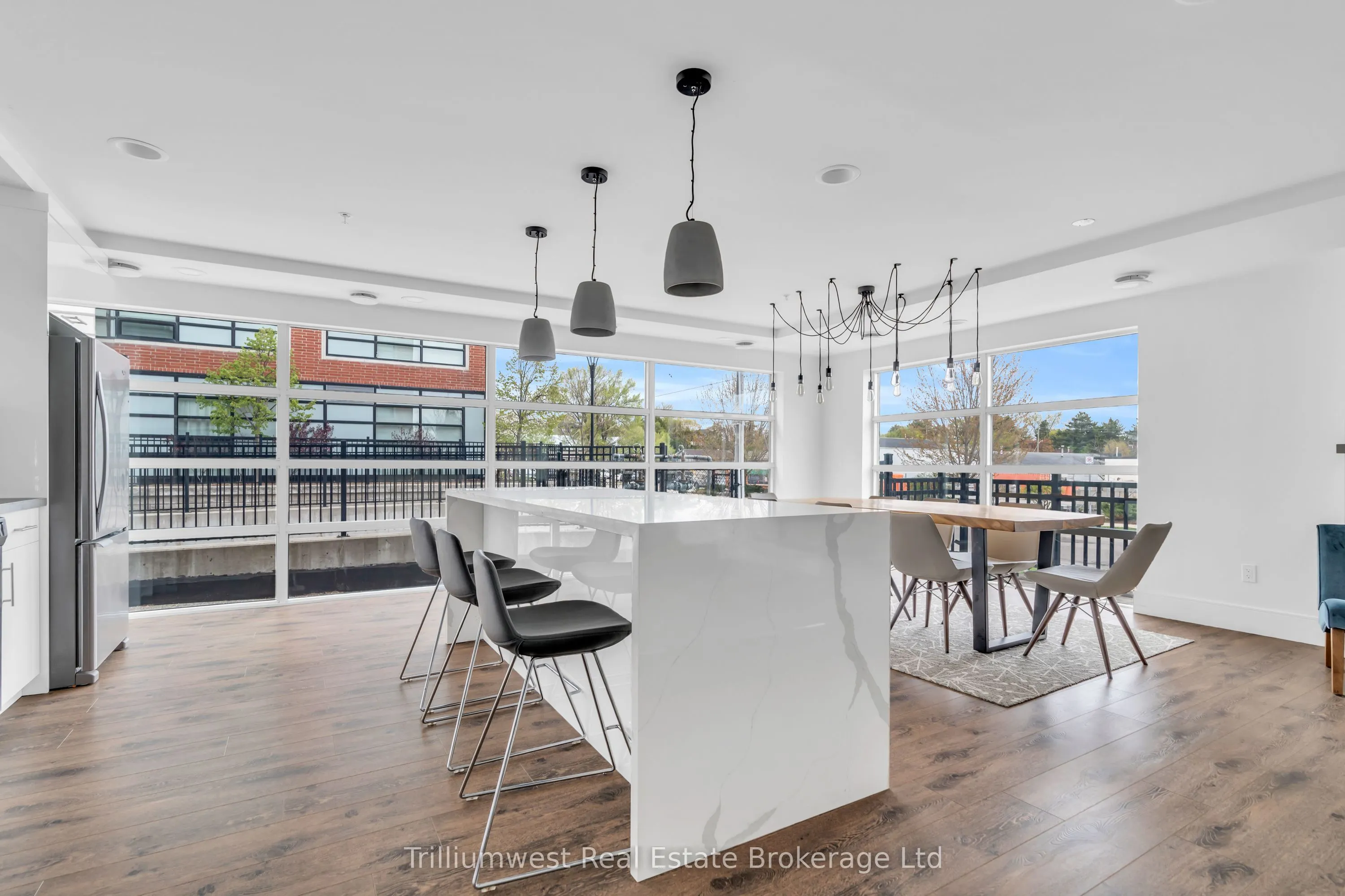 155 St Leger Street, #412