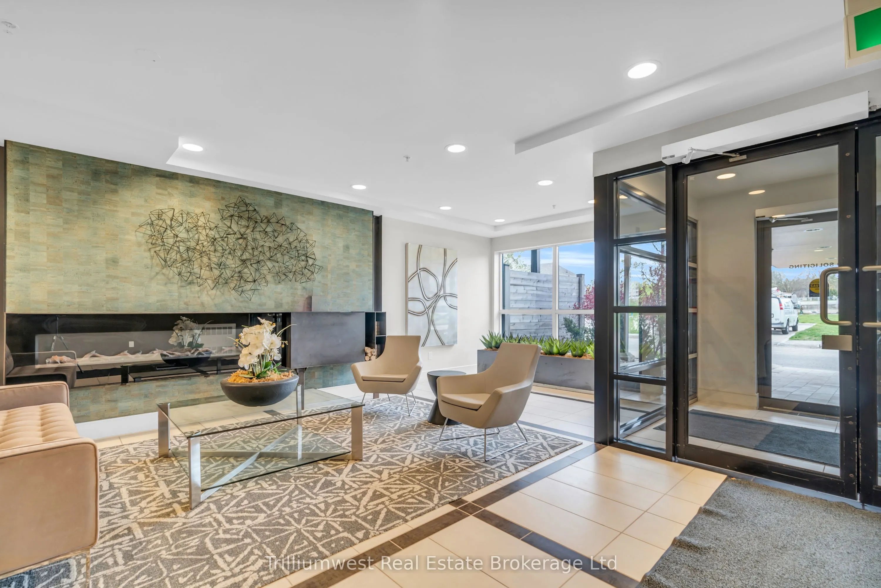 155 St Leger Street, #412