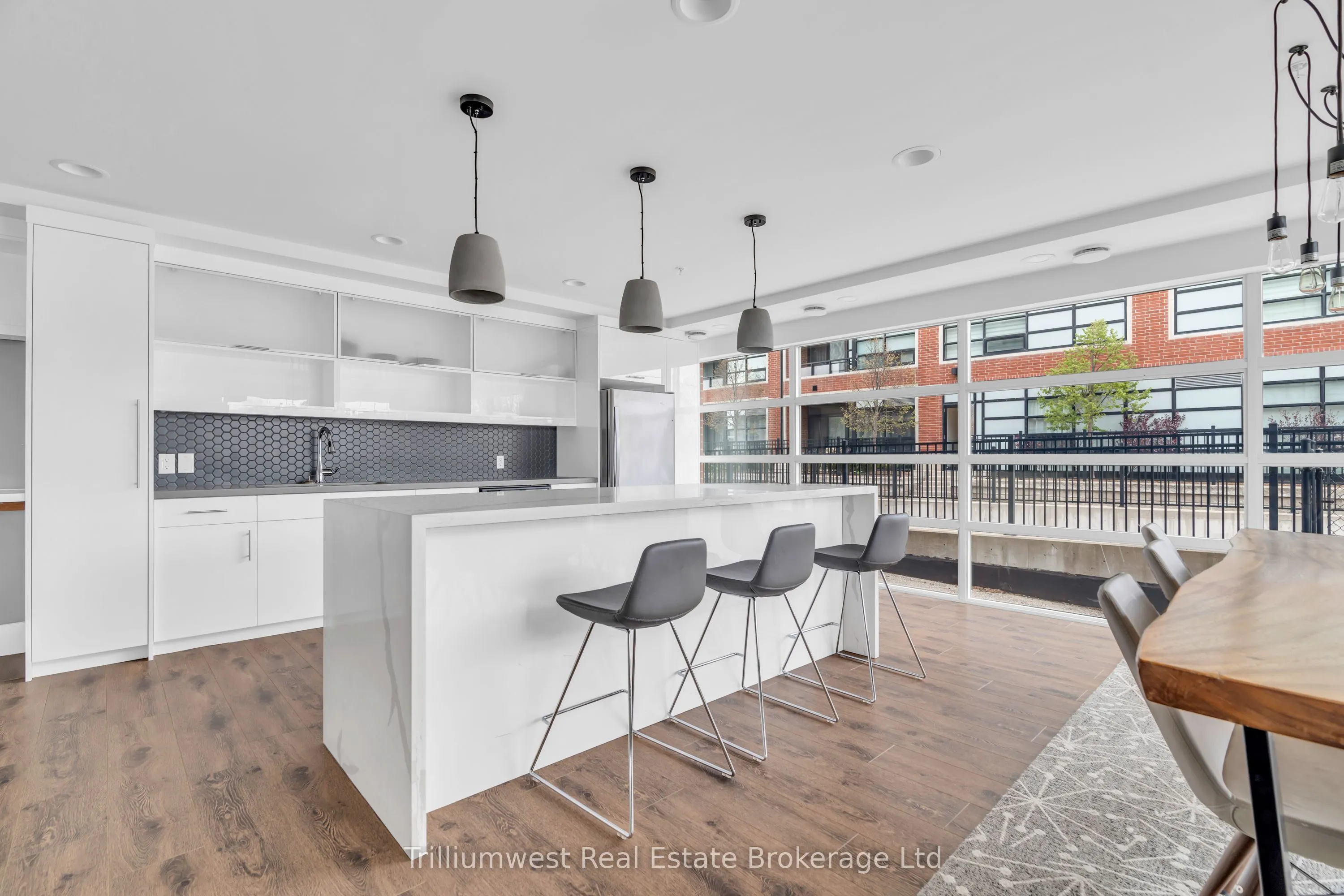 155 St Leger Street, #412