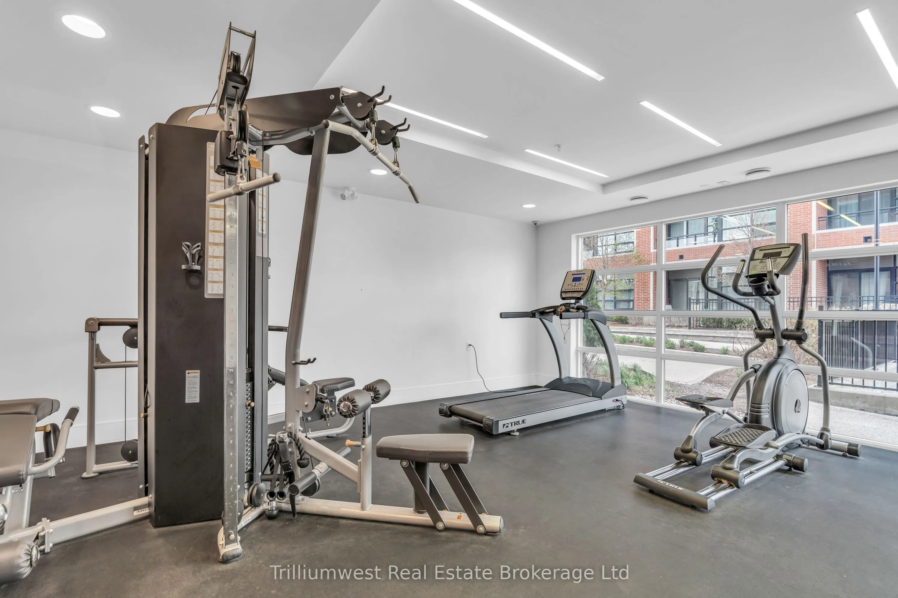 155 St Leger Street, #412