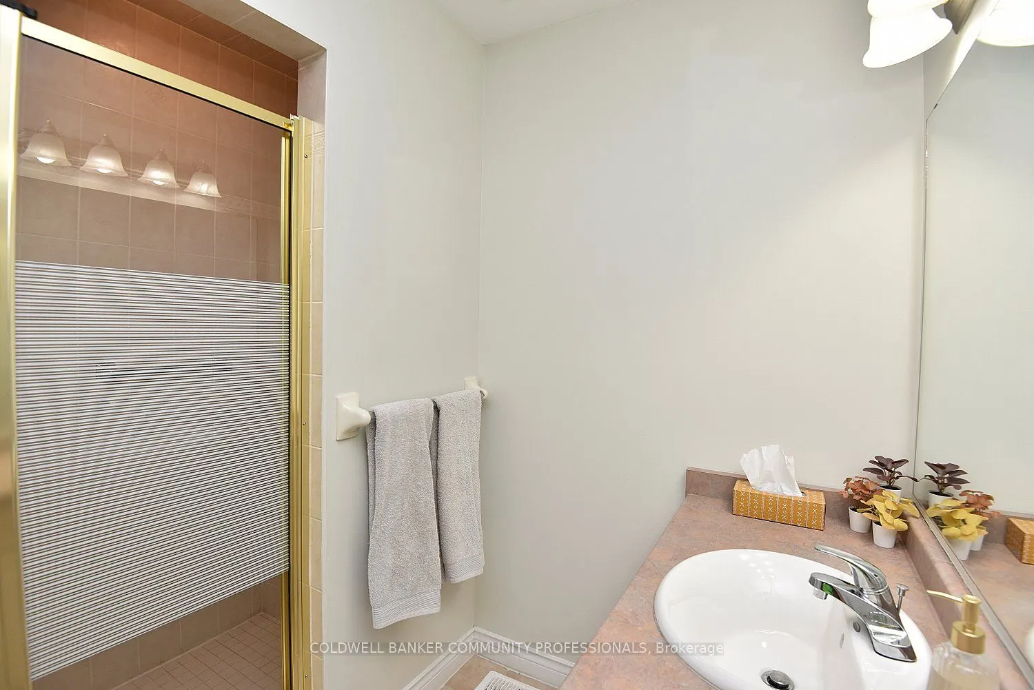 243 Fennell Avenue E, #13