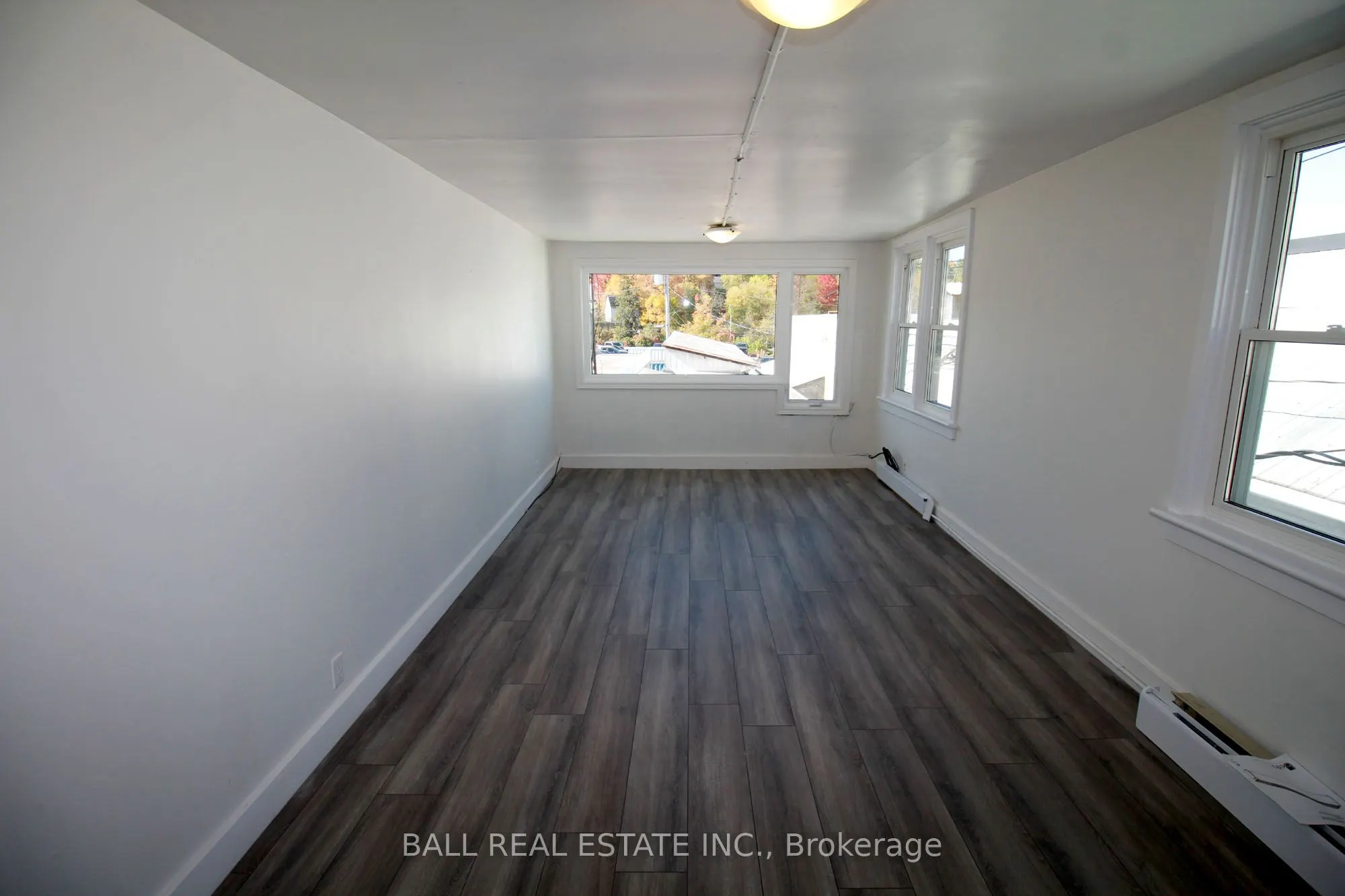 34 Hastings Street N