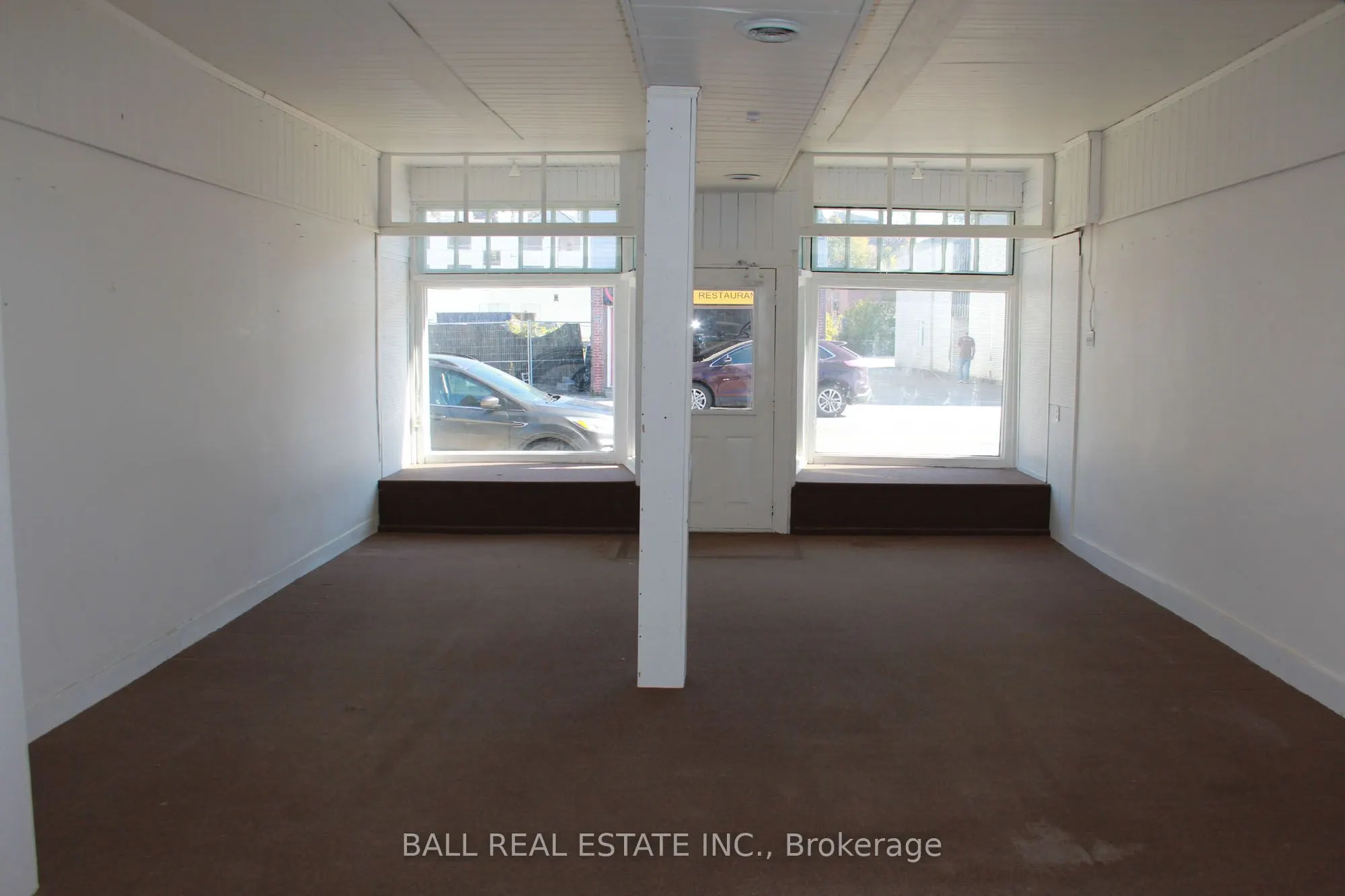 34 Hastings Street N