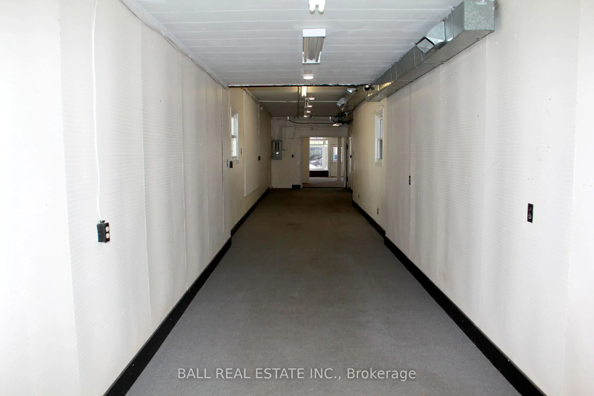 34 Hastings Street N
