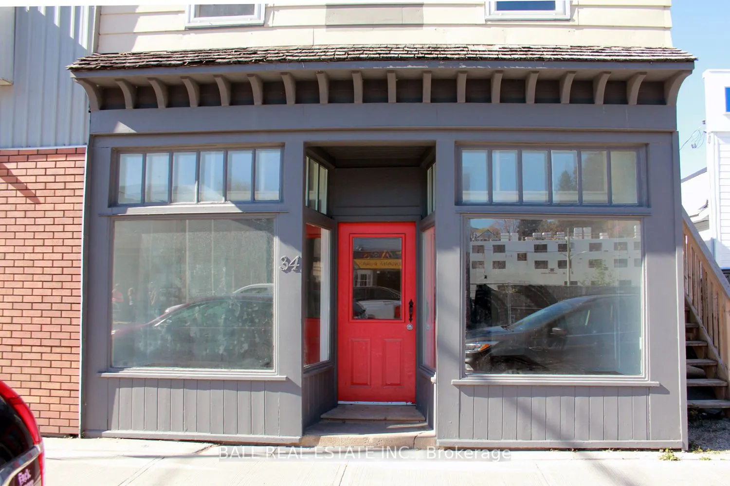 34 Hastings Street N