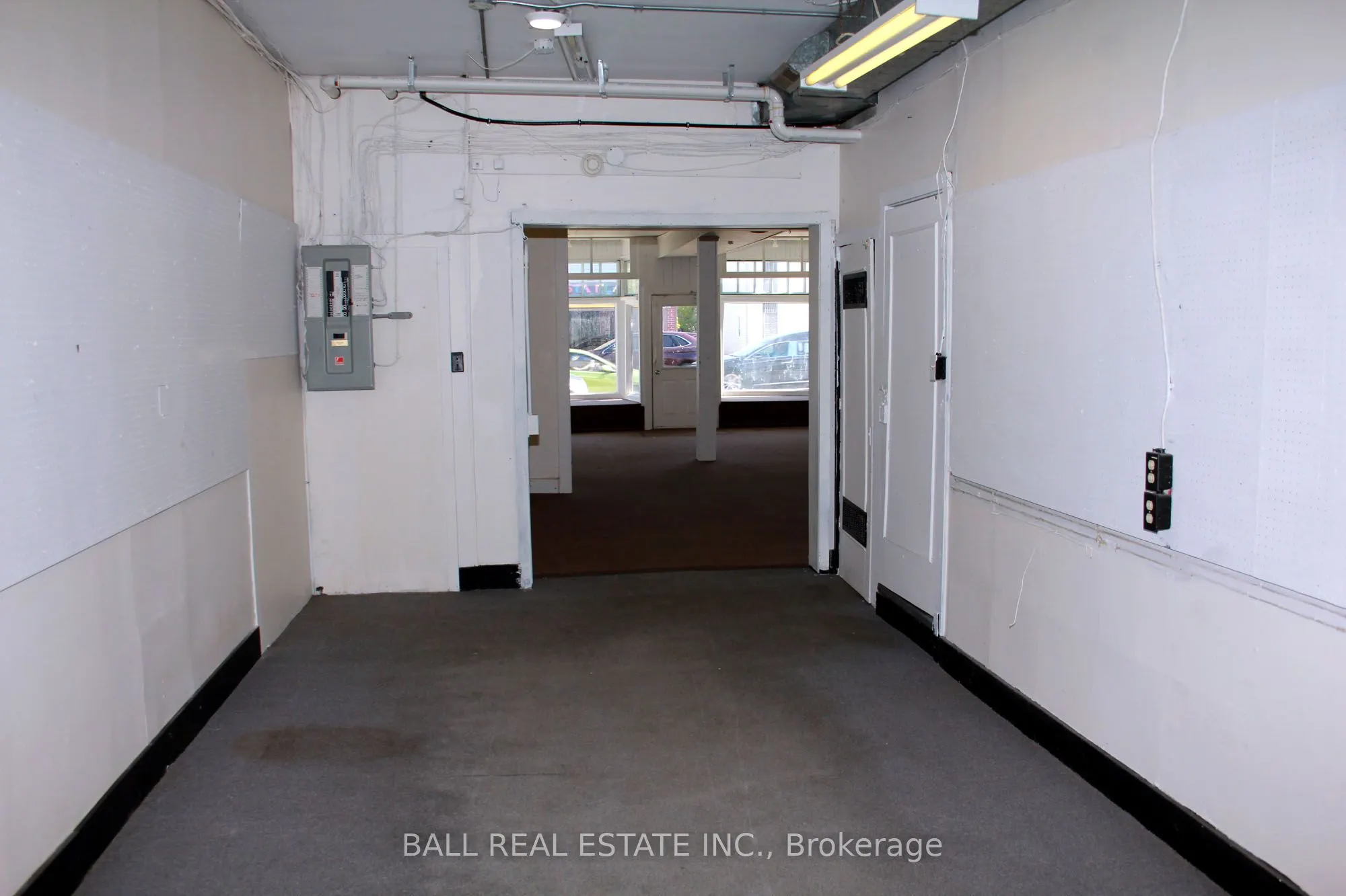34 Hastings Street N