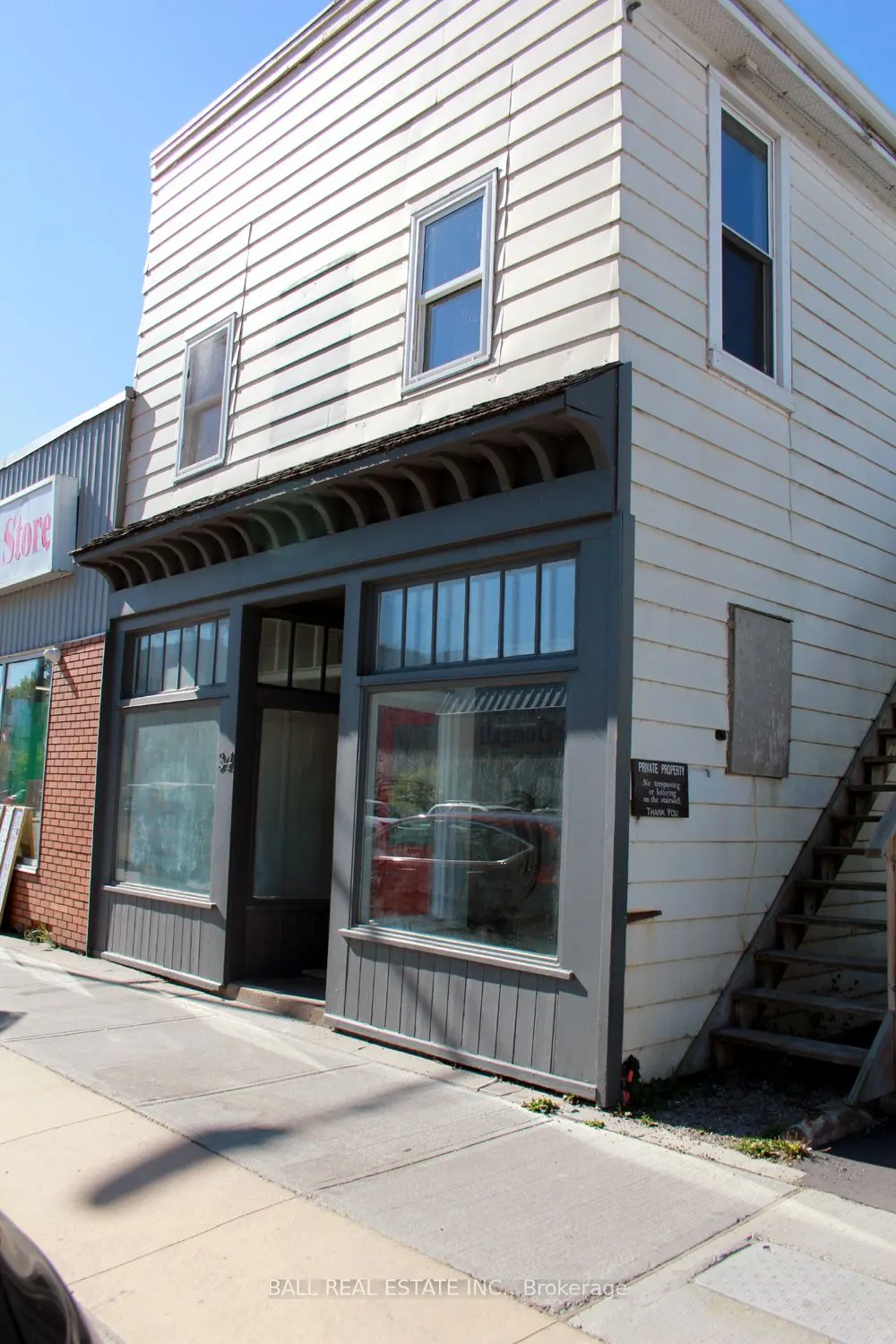 34 Hastings Street N