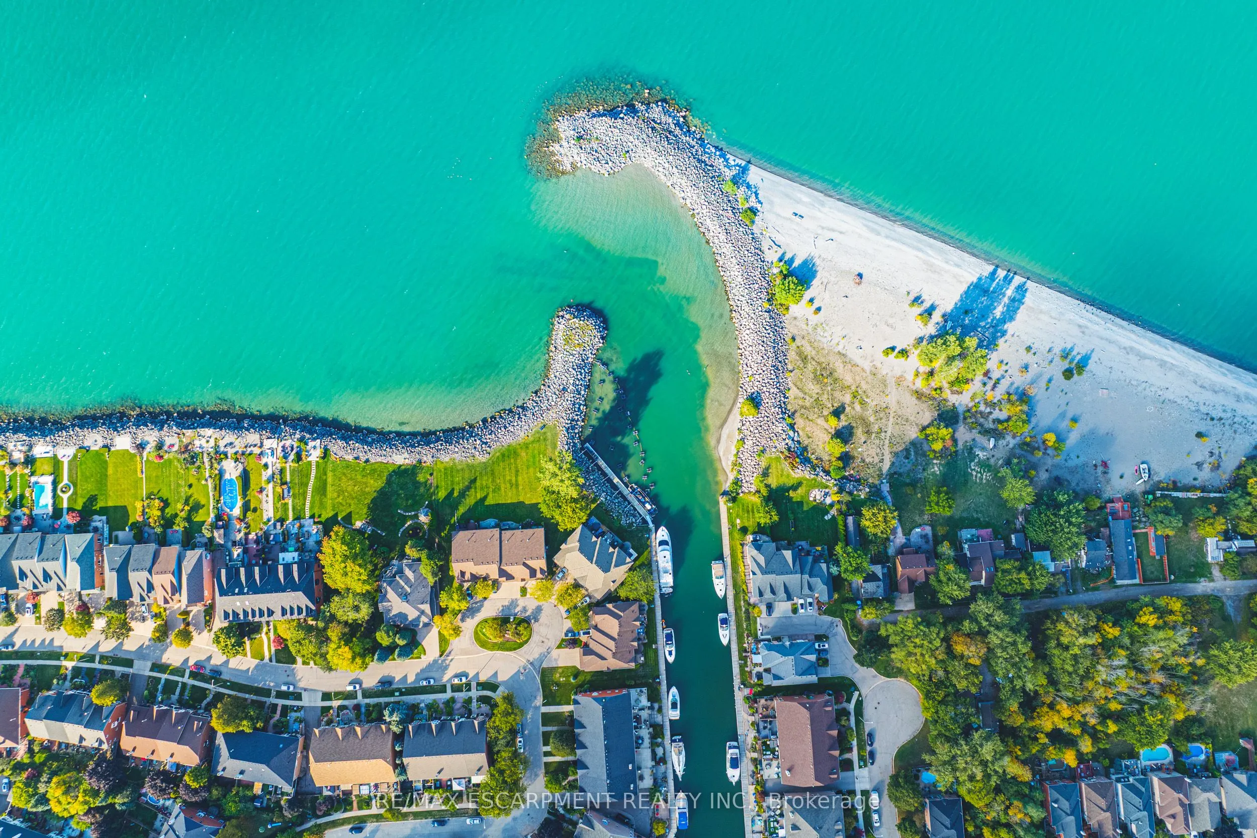 85 EDGEWATER Drive, #6