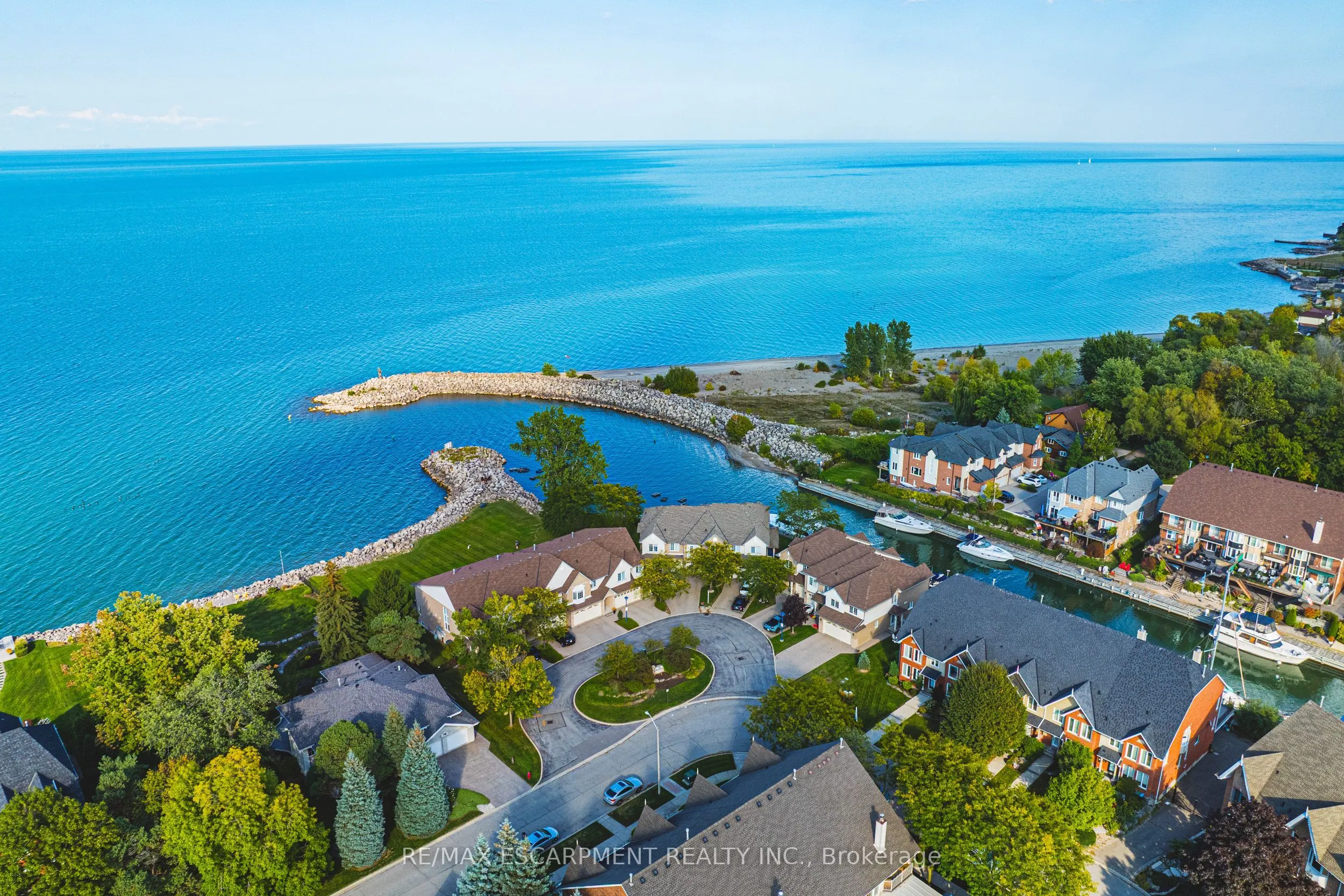 85 EDGEWATER Drive, #6