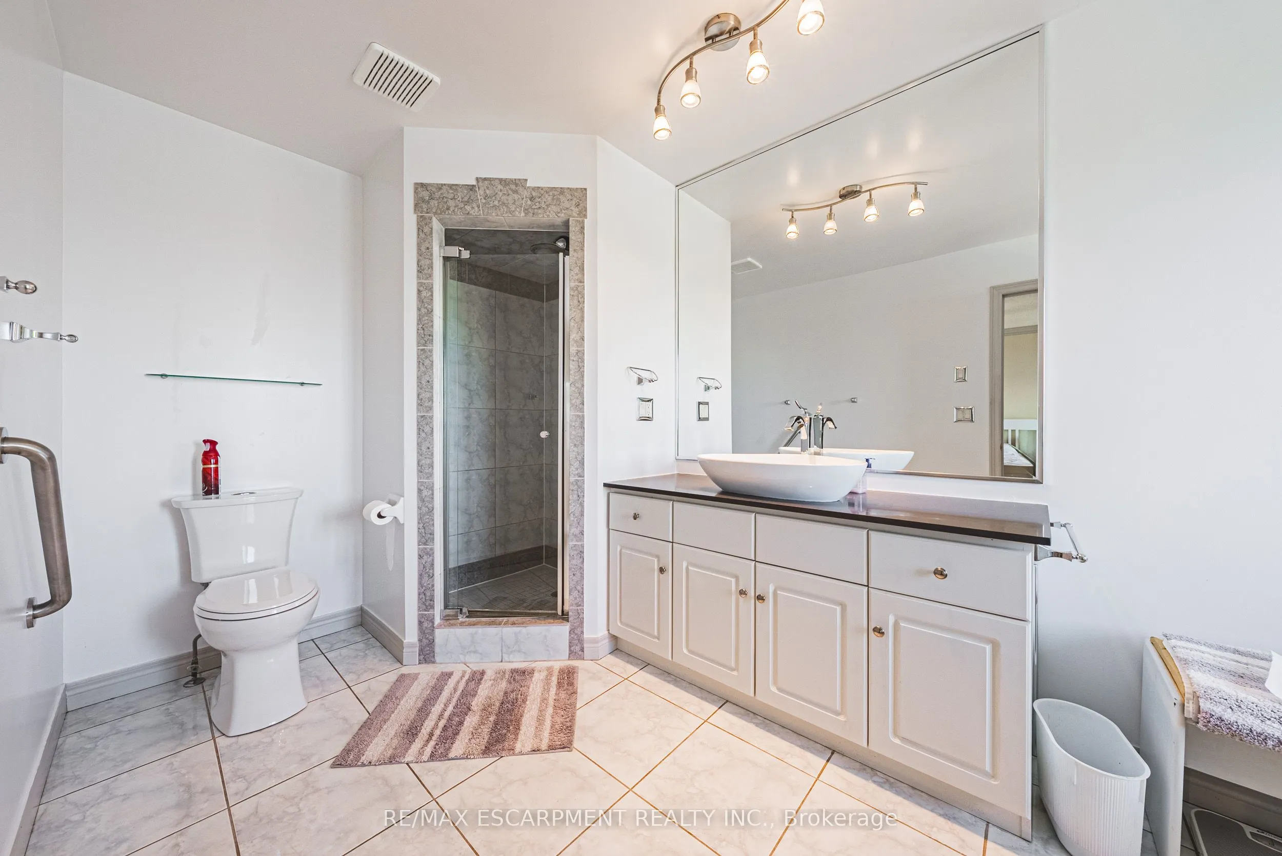 85 EDGEWATER Drive, #6