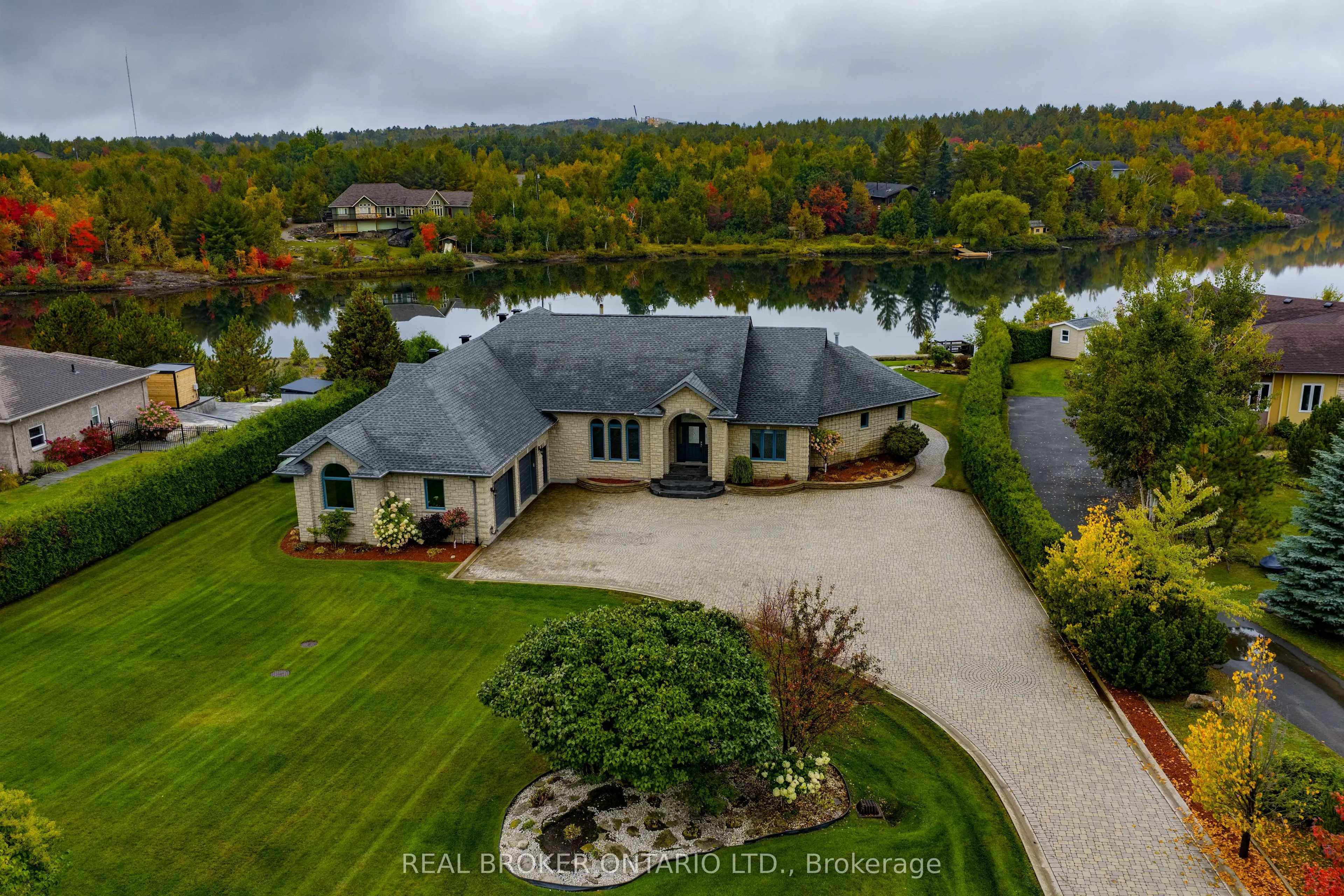 2865 Treeview Road