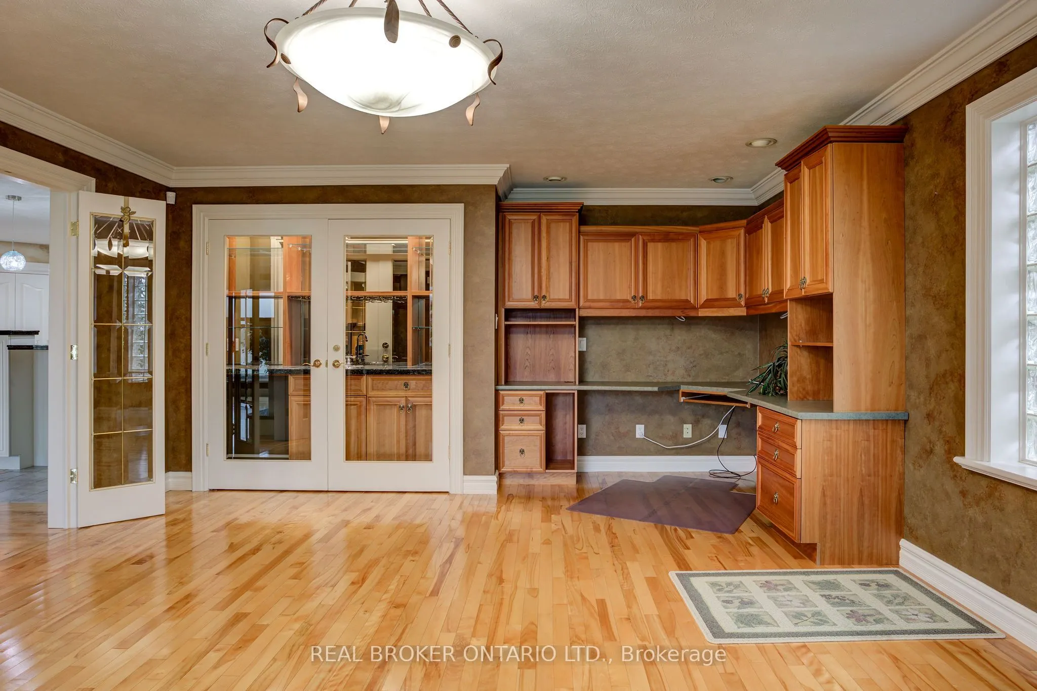 2865 Treeview Road