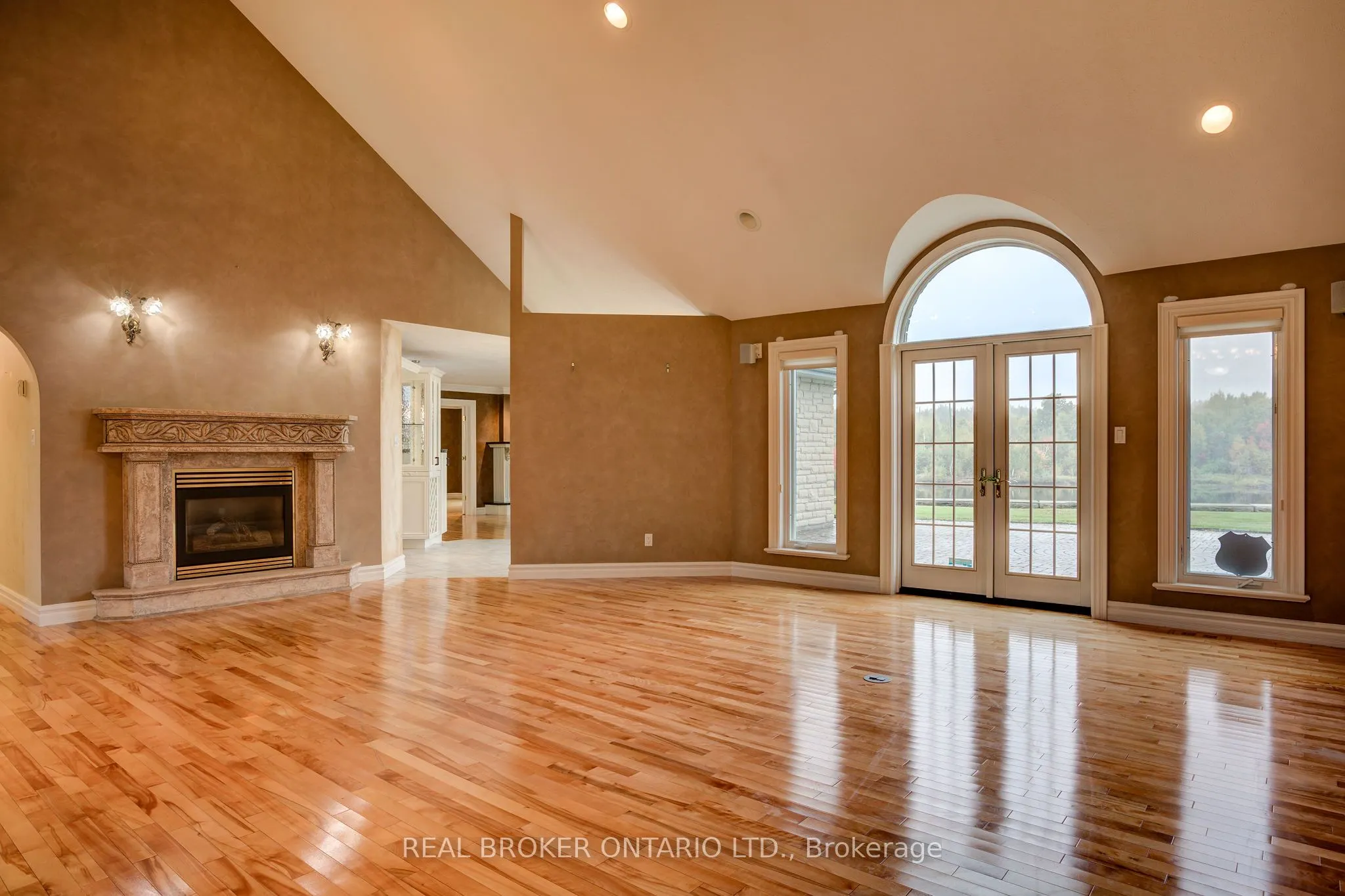 2865 Treeview Road
