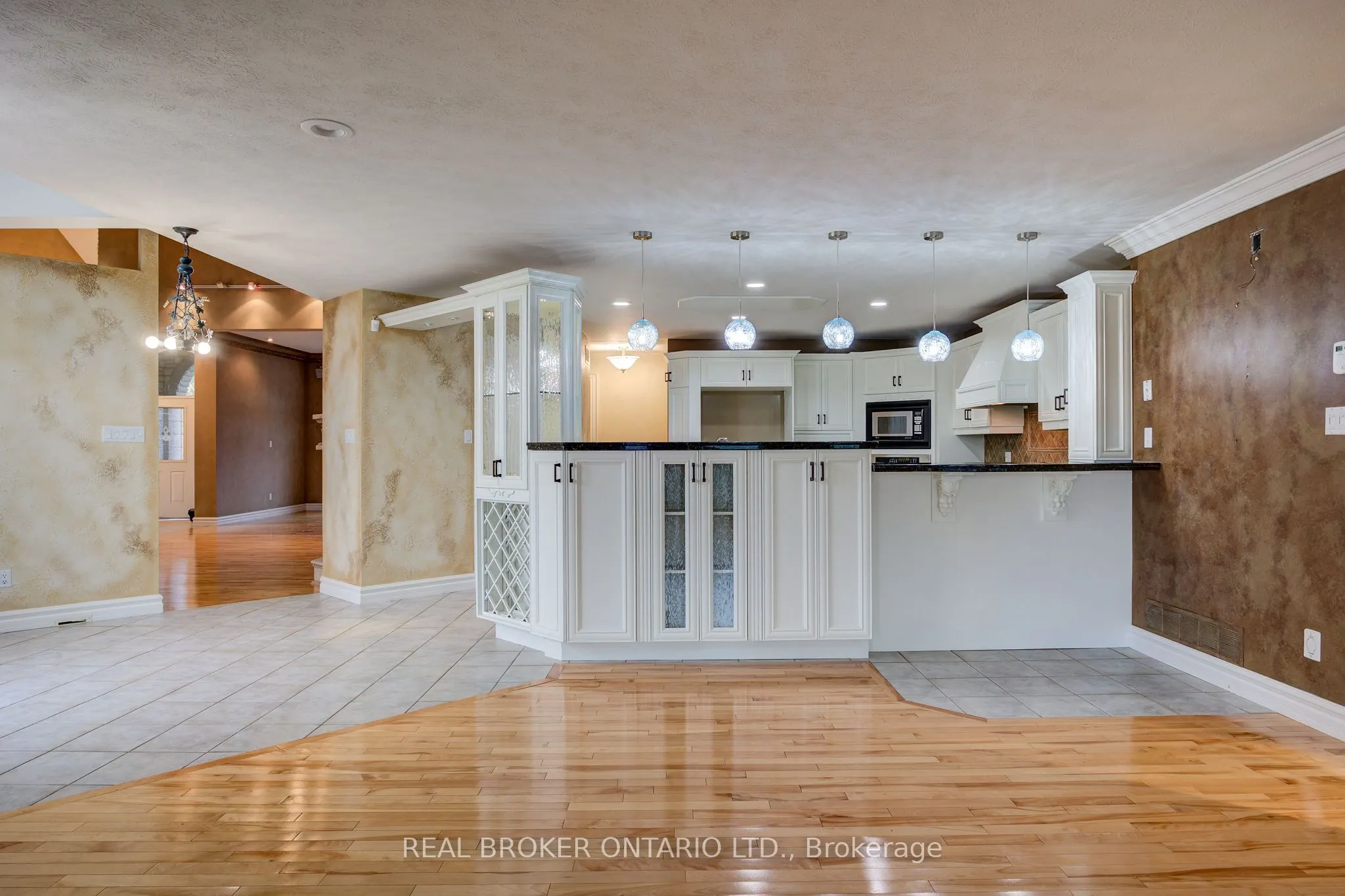 2865 Treeview Road