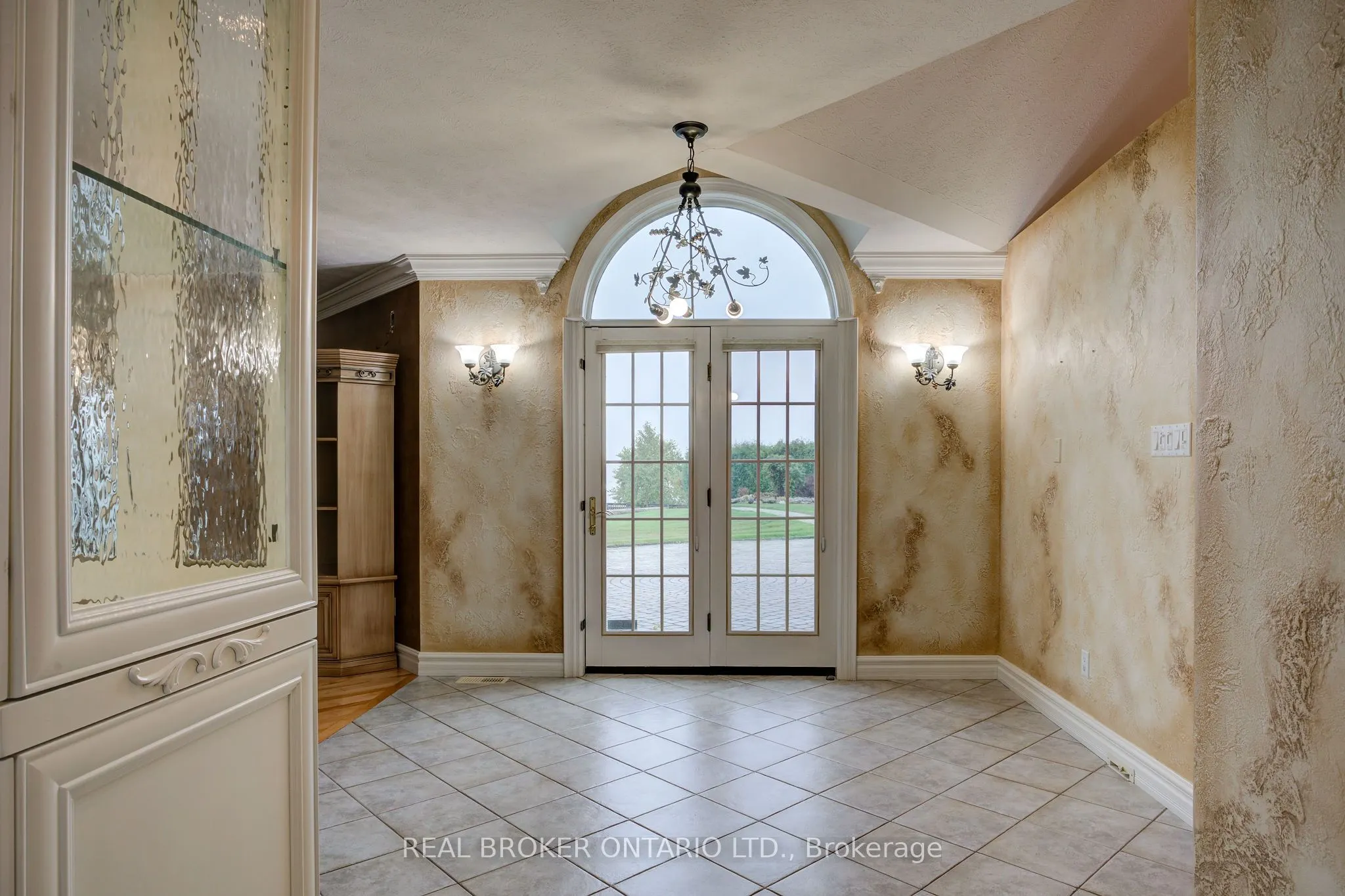 2865 Treeview Road