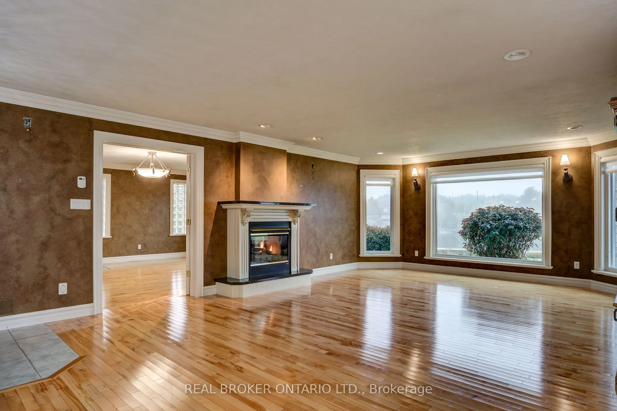 2865 Treeview Road