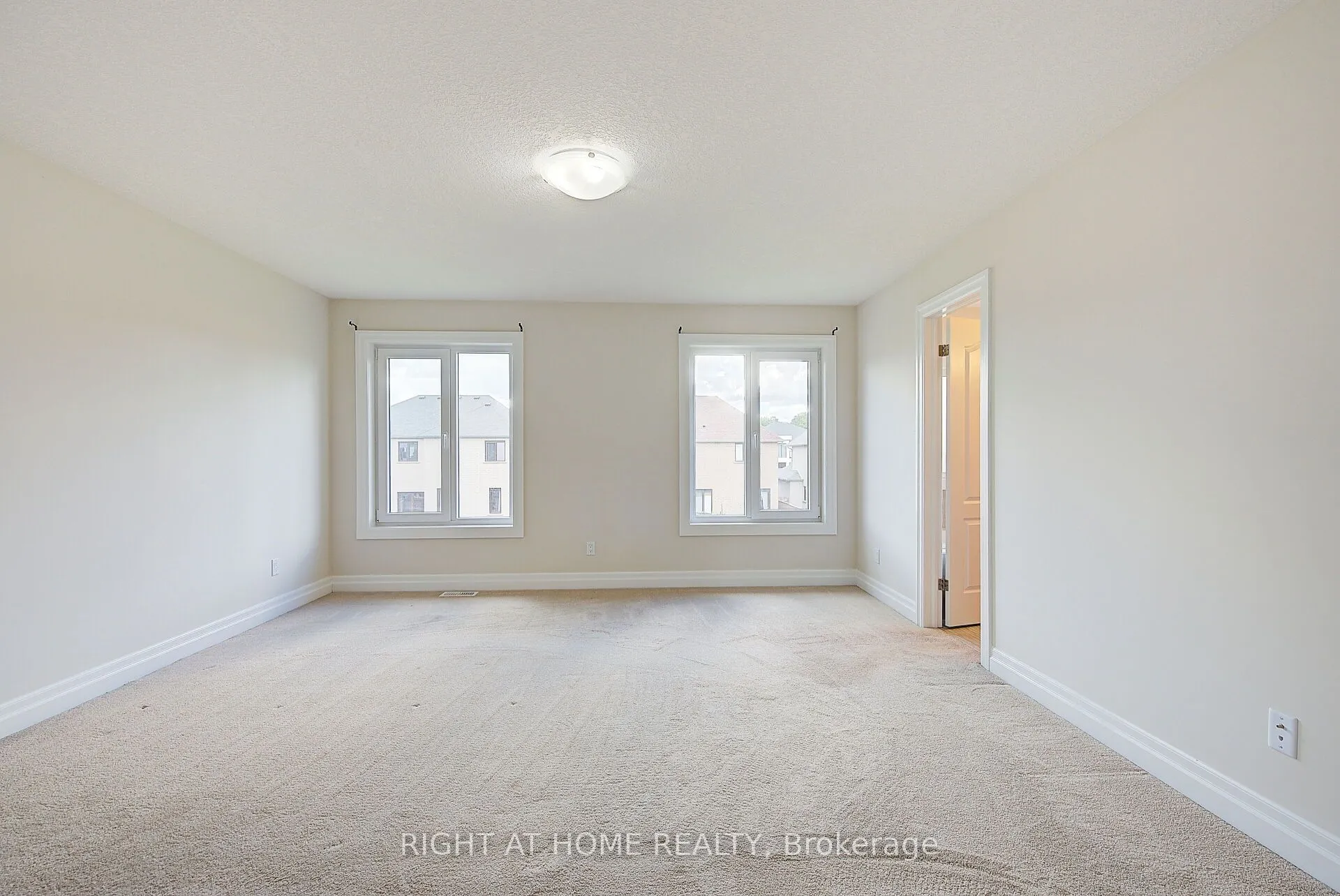 896 Zaifman Circle