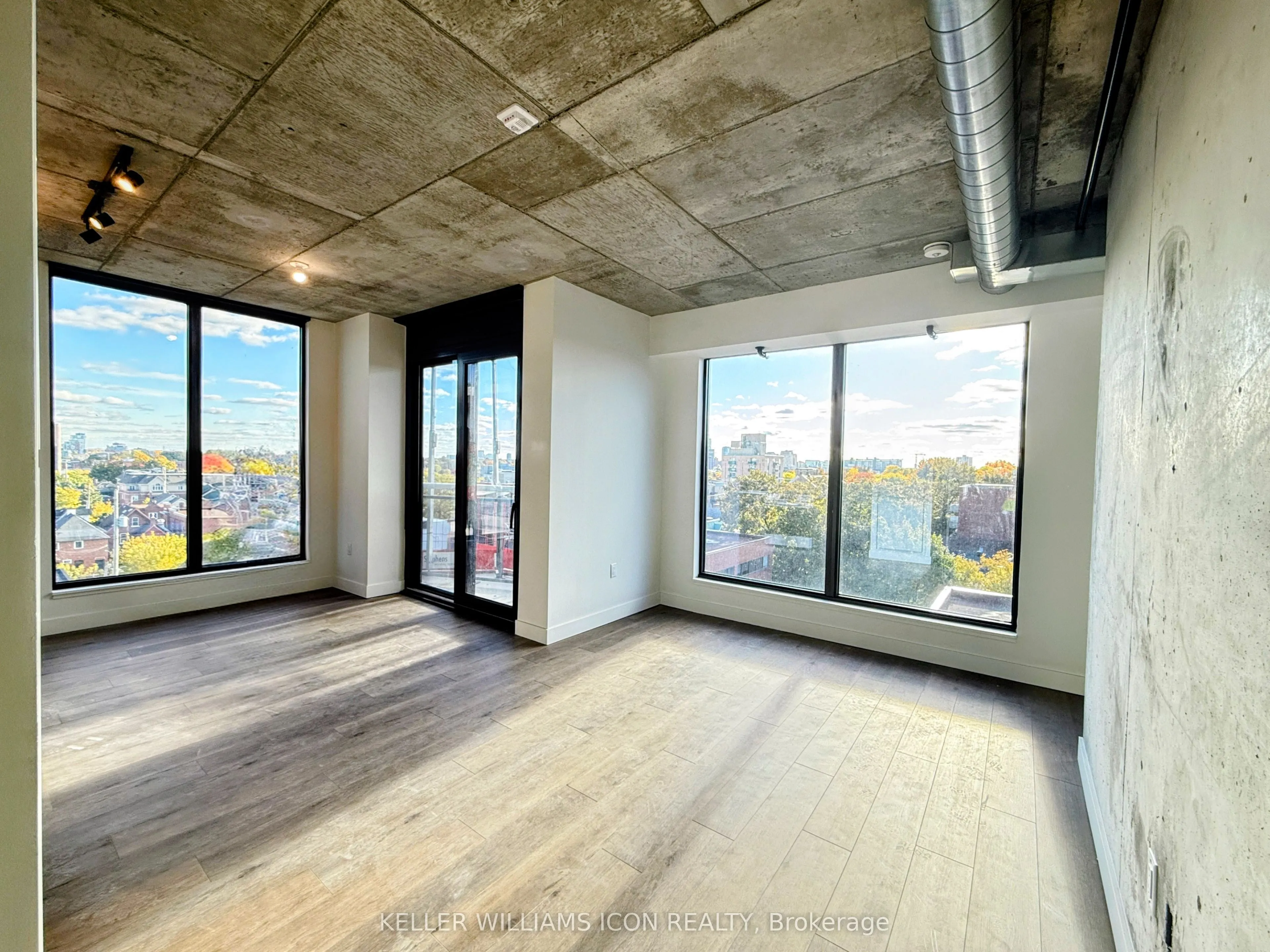 10 James Street, #601