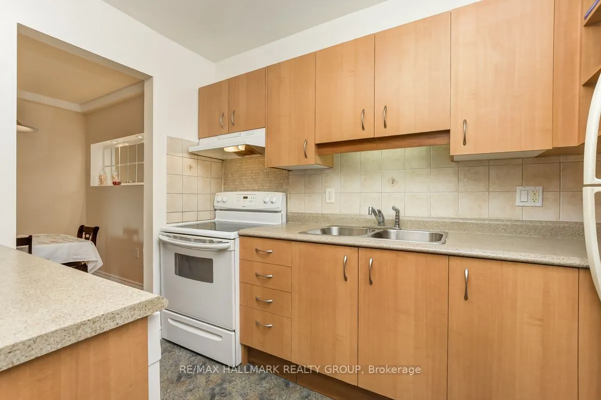 403 Montfort Street, #7