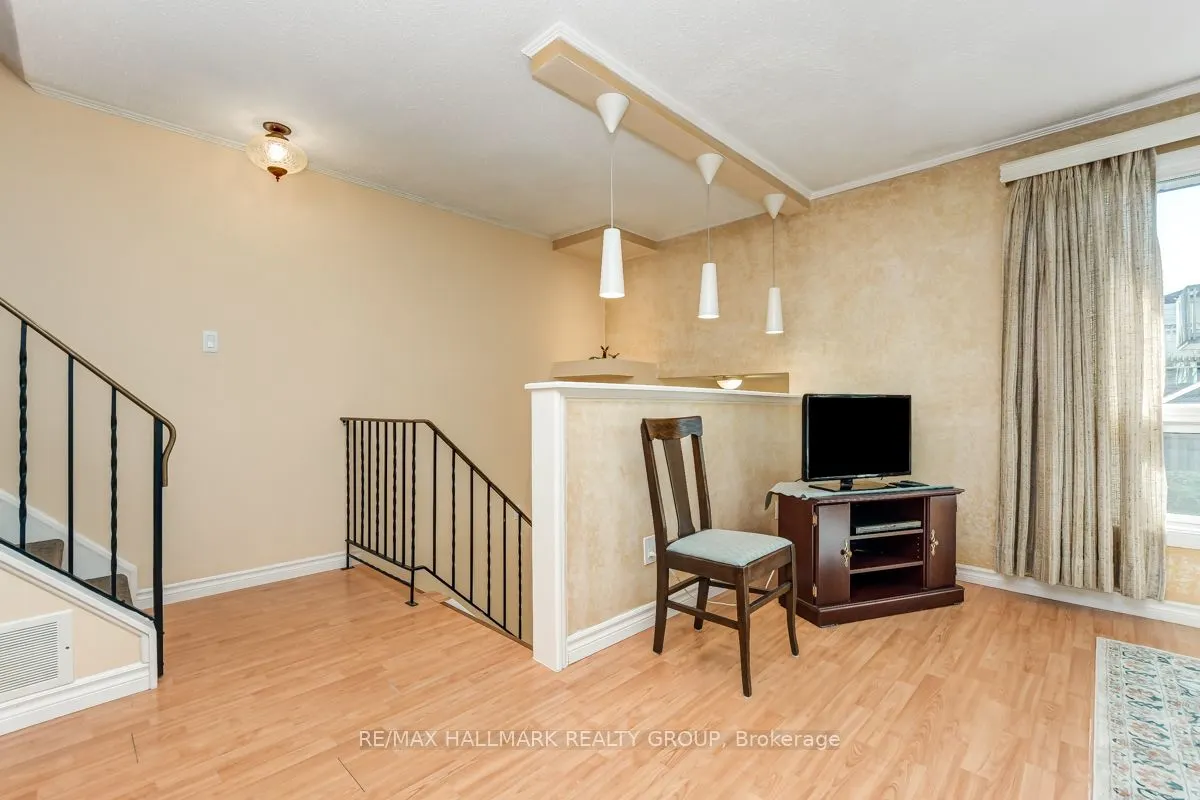 403 Montfort Street, #7