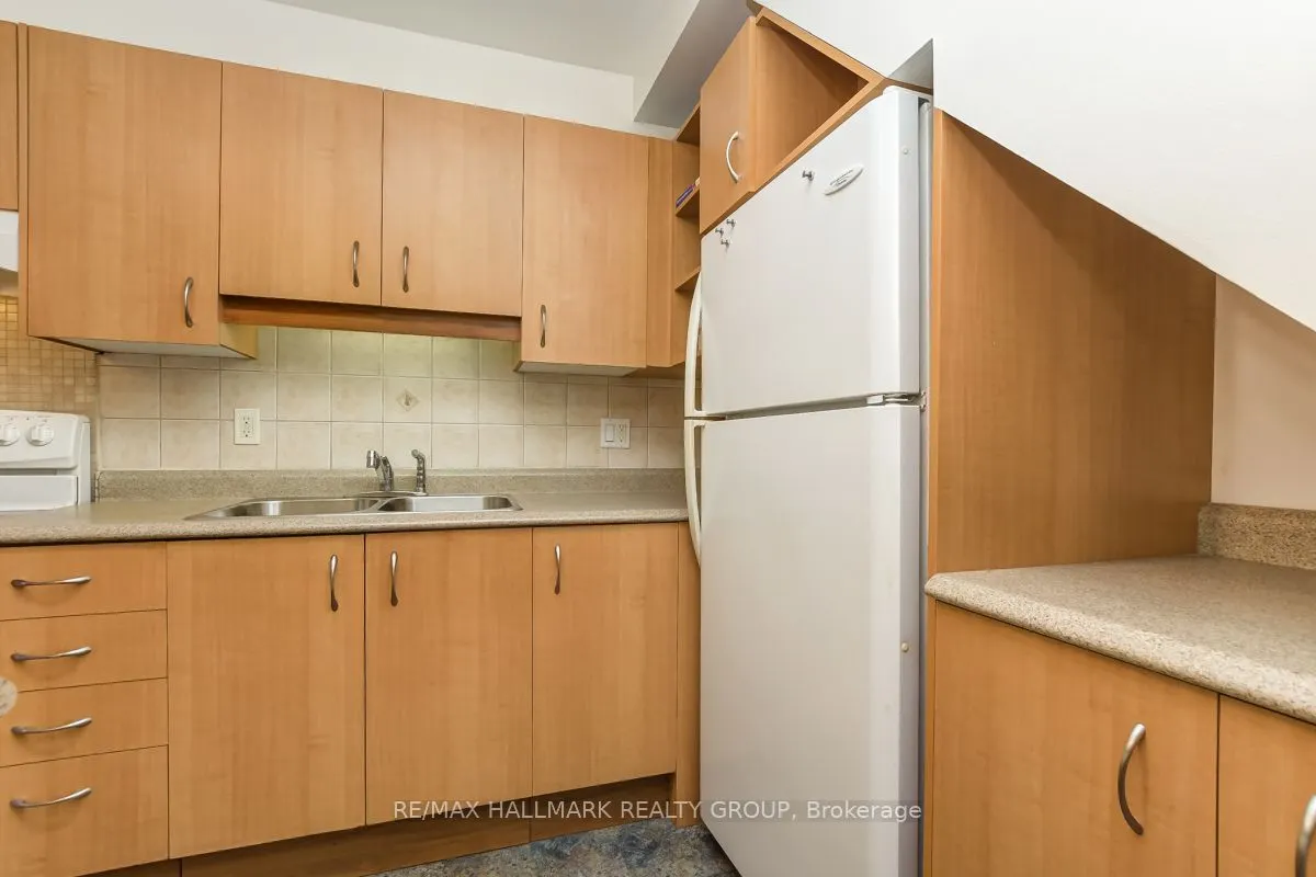 403 Montfort Street, #7