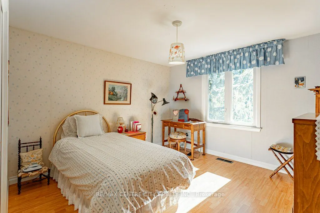 1411 Erindale Crescent