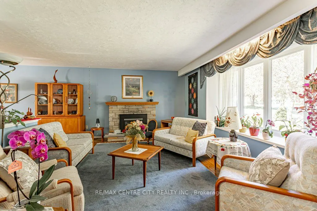 1411 Erindale Crescent