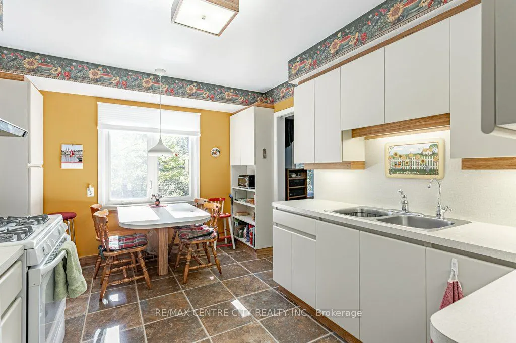 1411 Erindale Crescent