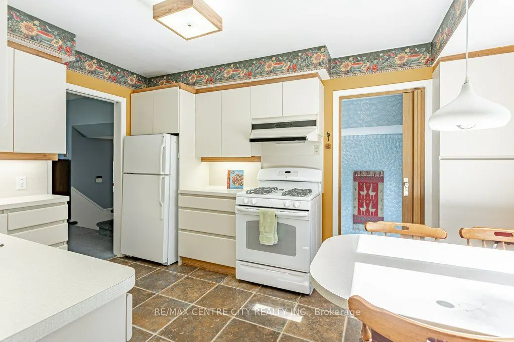1411 Erindale Crescent