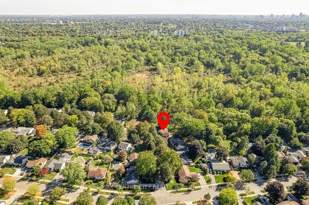 1411 Erindale Crescent