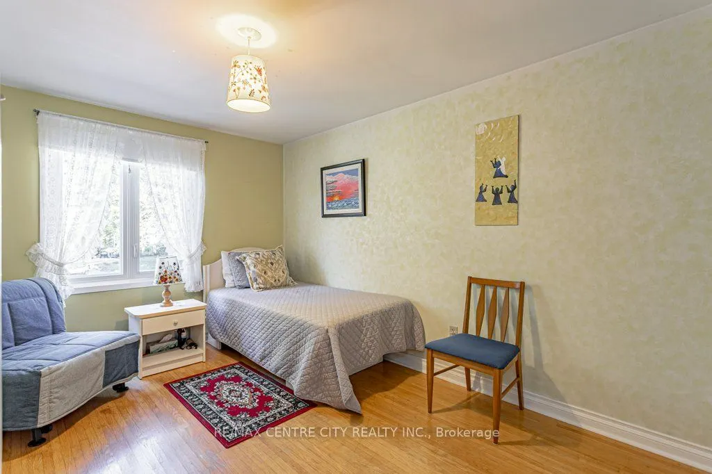 1411 Erindale Crescent