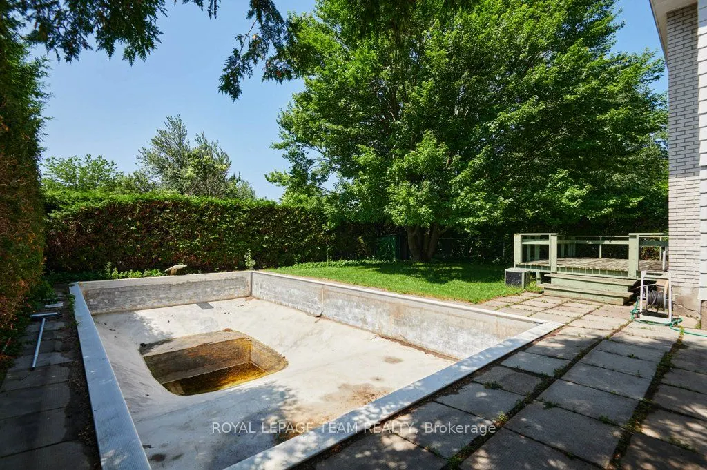 16 Keewatin Crescent