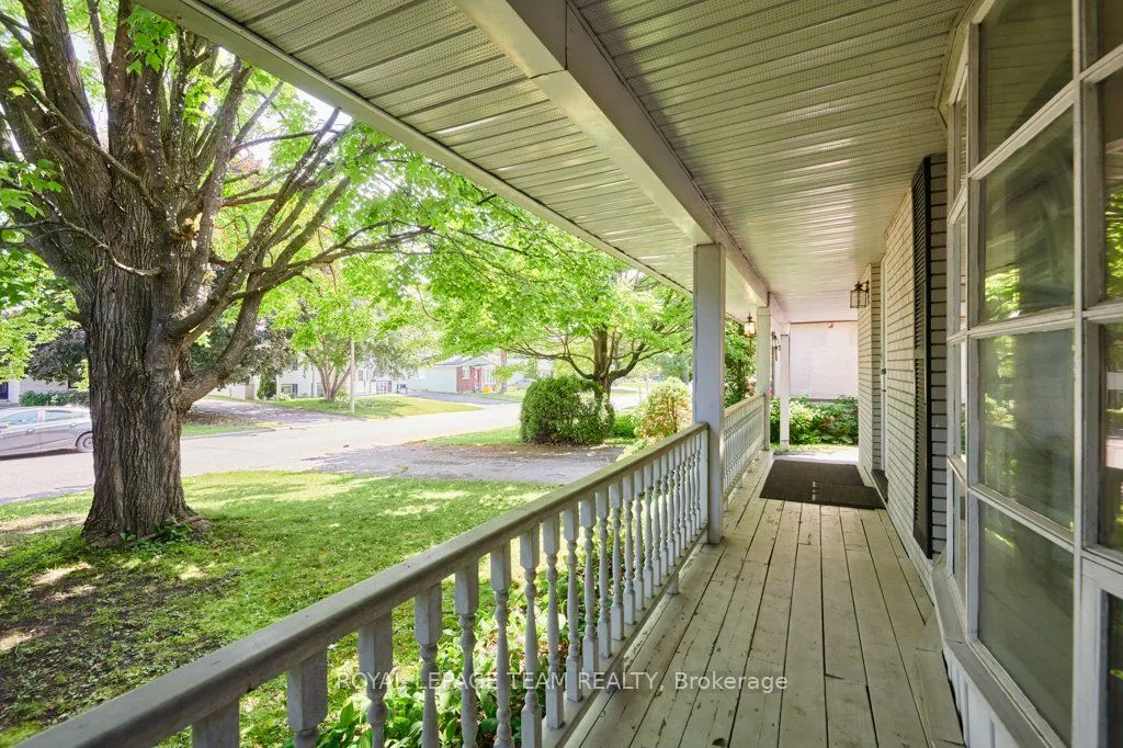 16 Keewatin Crescent